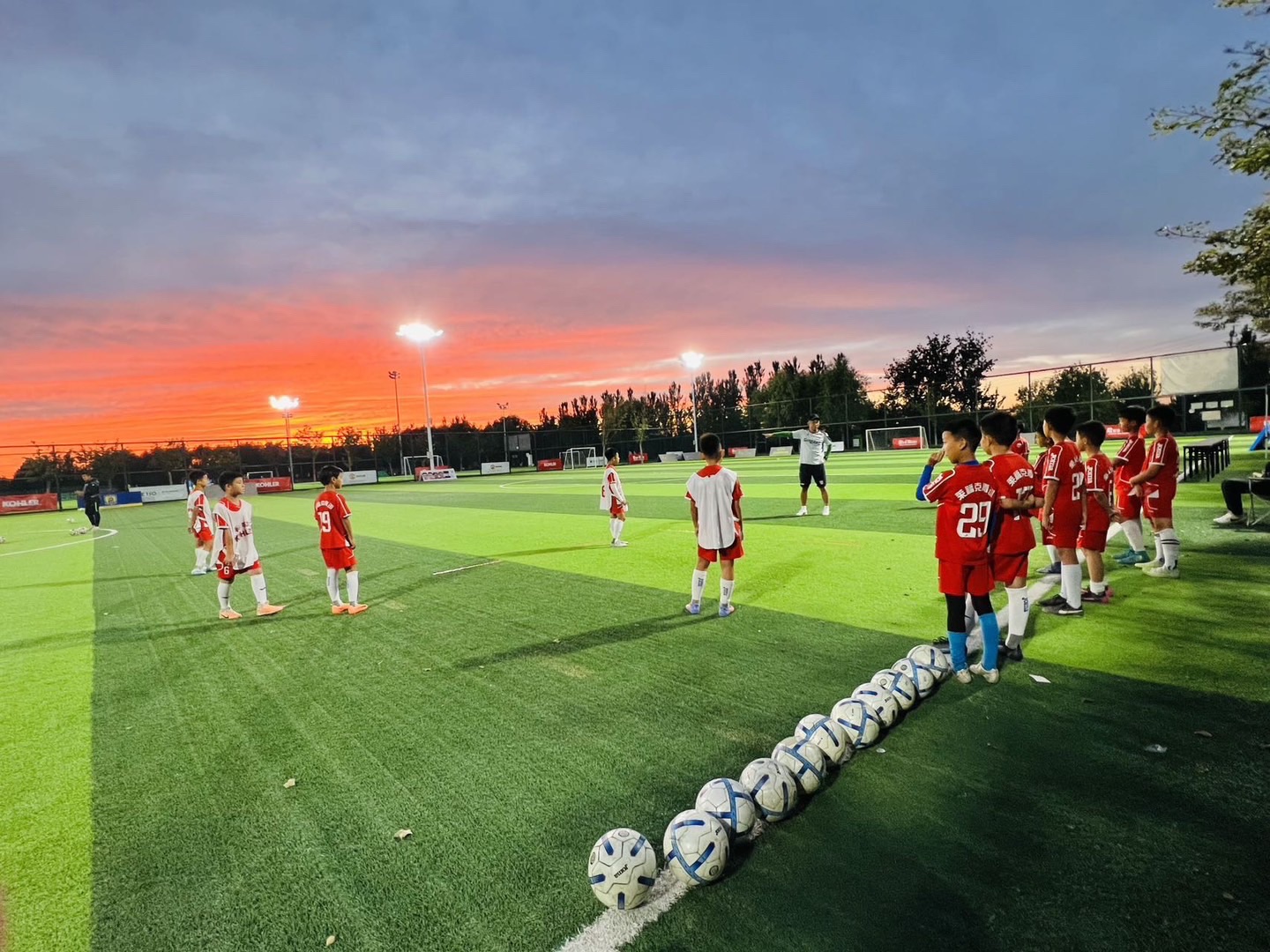 场地封面-莱福克足球俱乐部