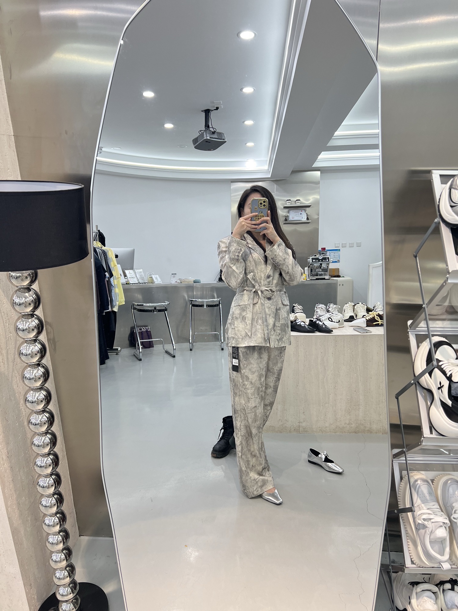 星期八女装品牌集合店