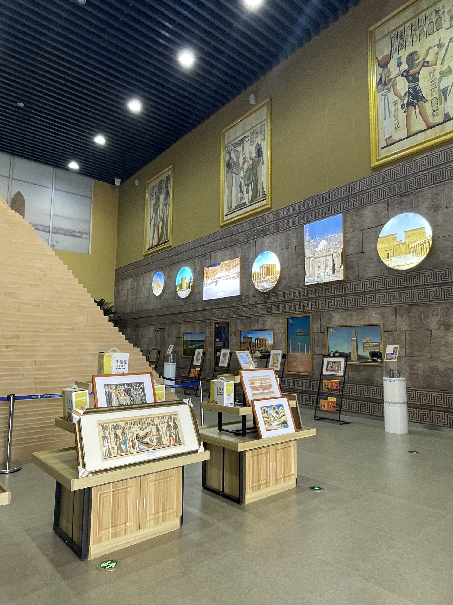 青岛上合之珠国际博览中心南广场旅行图片 2