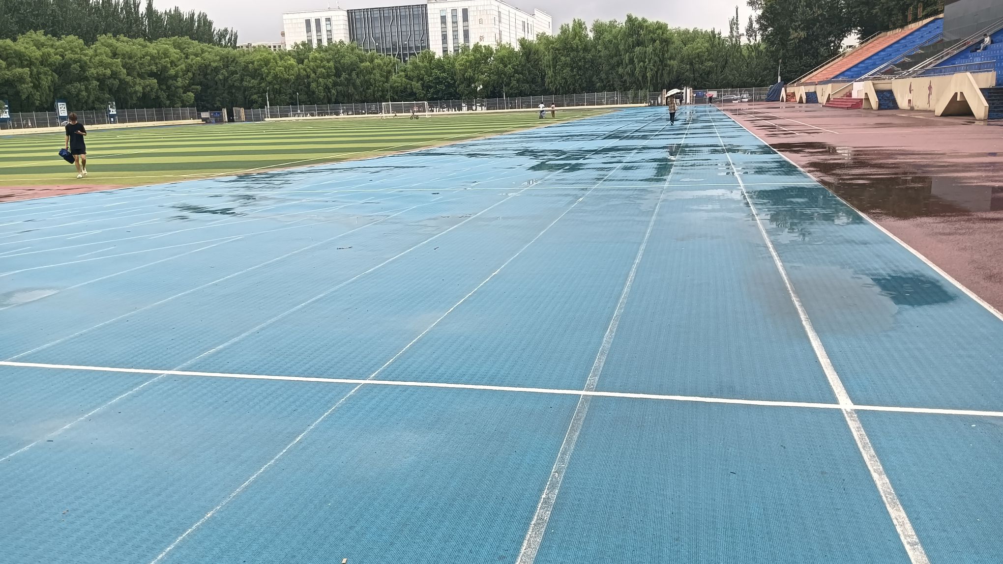 吉林大学(中心校区)体育场