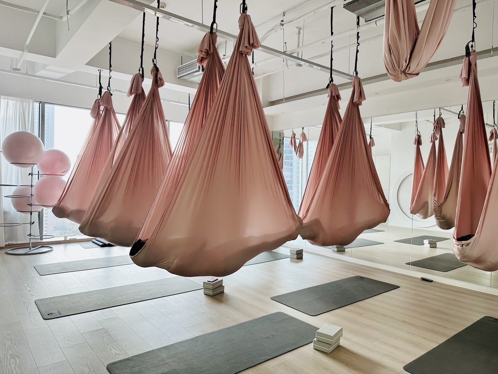 场地封面-小黑裙瑜伽.普拉提(华夏之心馆)(暂停营业)