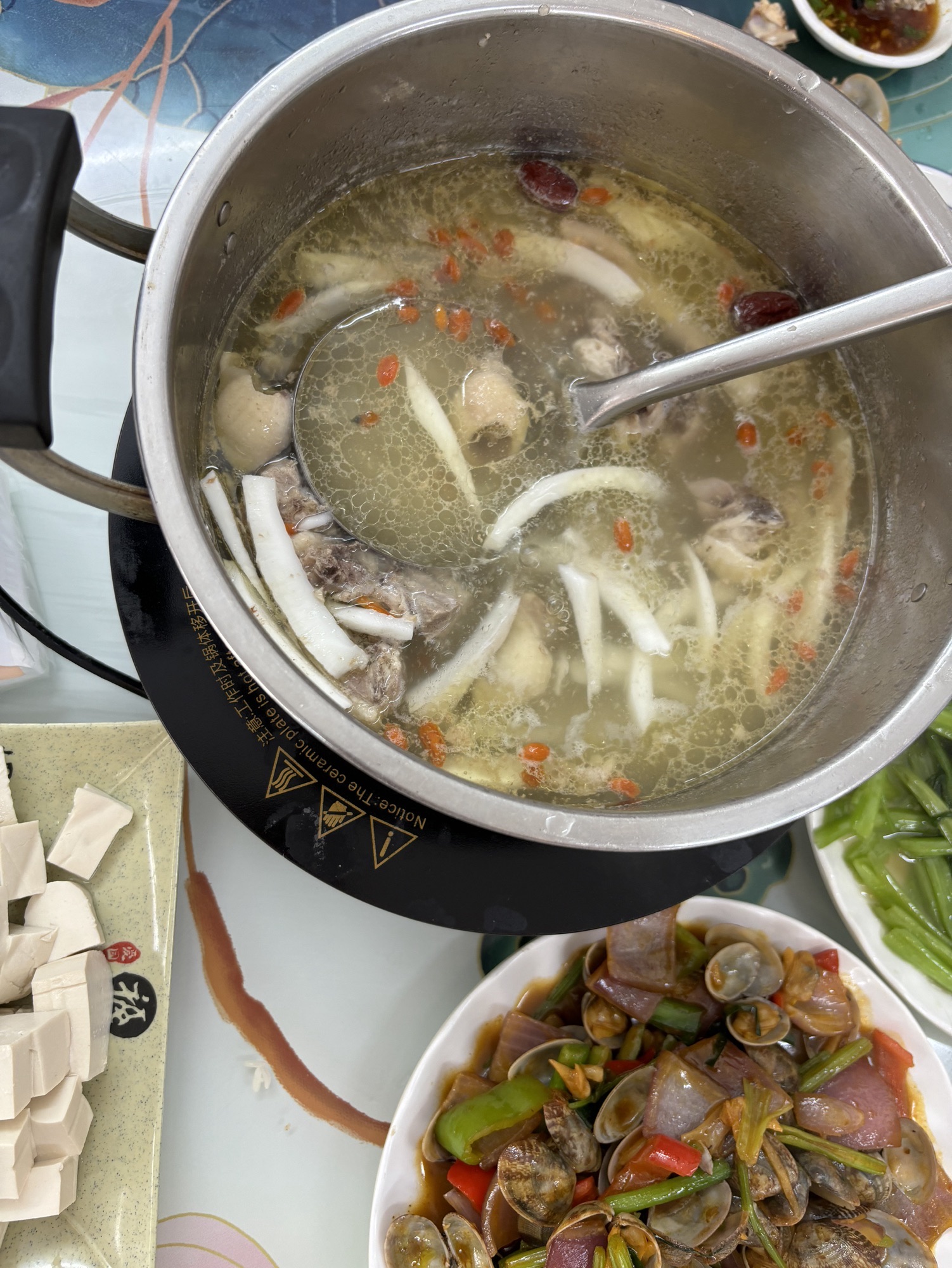 圆满文昌本地椰子鸡饭店·自养农家鸡
