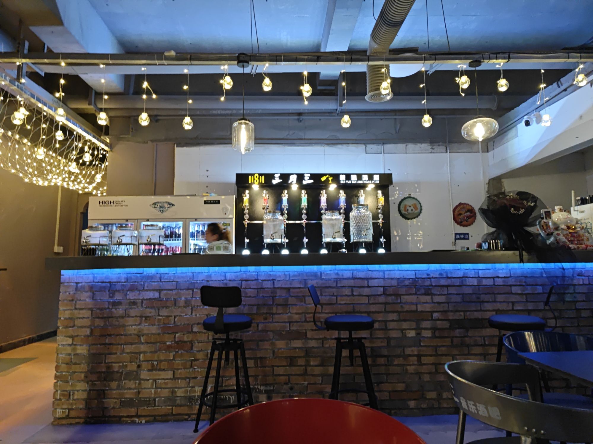 场地封面-三月三音乐酒吧