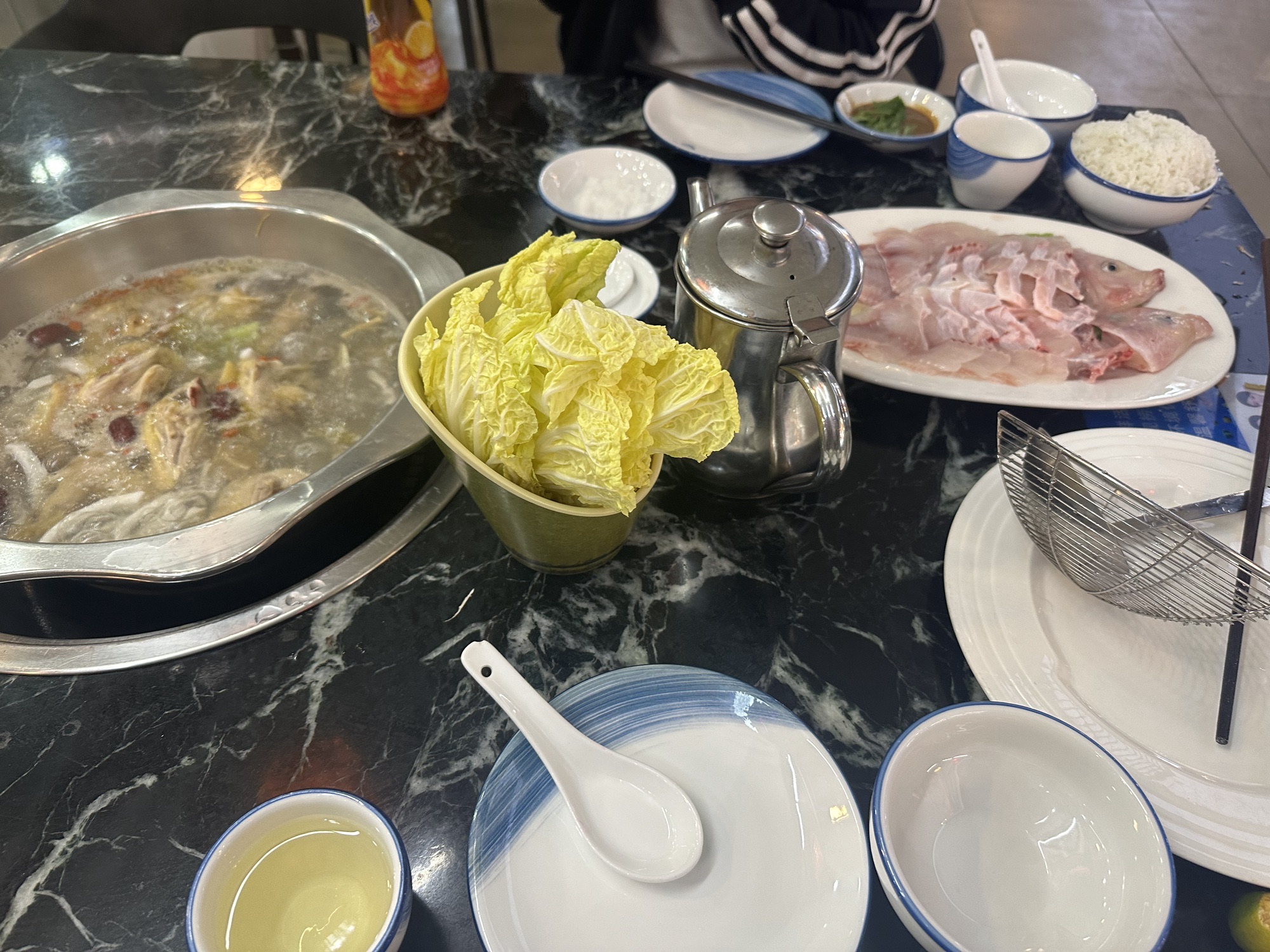 海食馆农家乐·糟粕火锅·椰子鸡(三亚湾店)