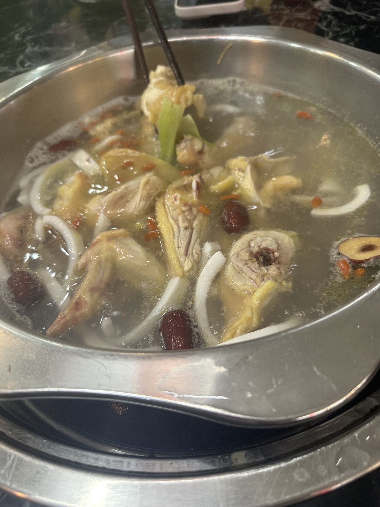 海食馆农家乐·糟粕火锅·椰子鸡(三亚湾店)