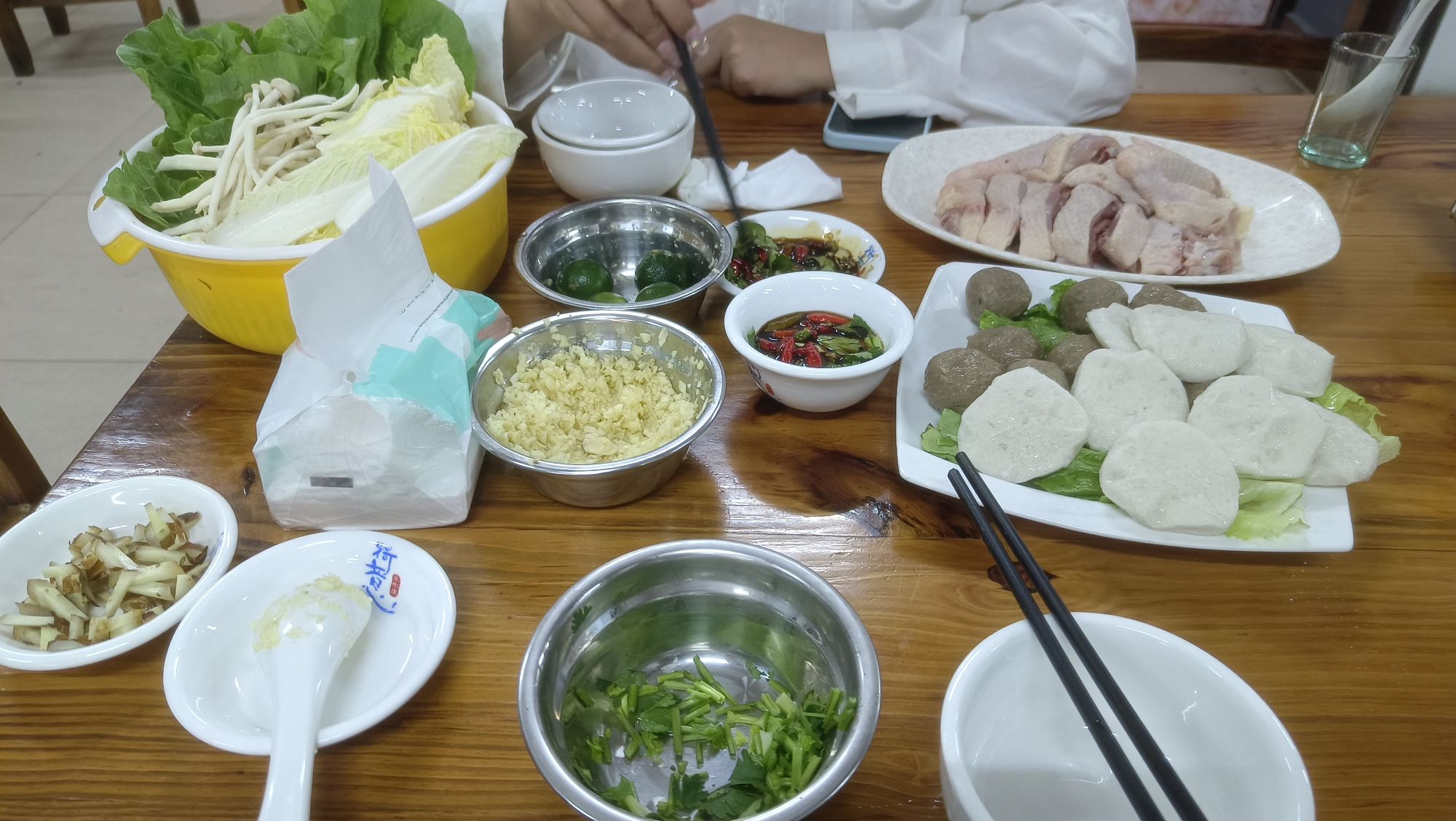 粉三娘椰子鸡·海南糟粕醋·民间大排档