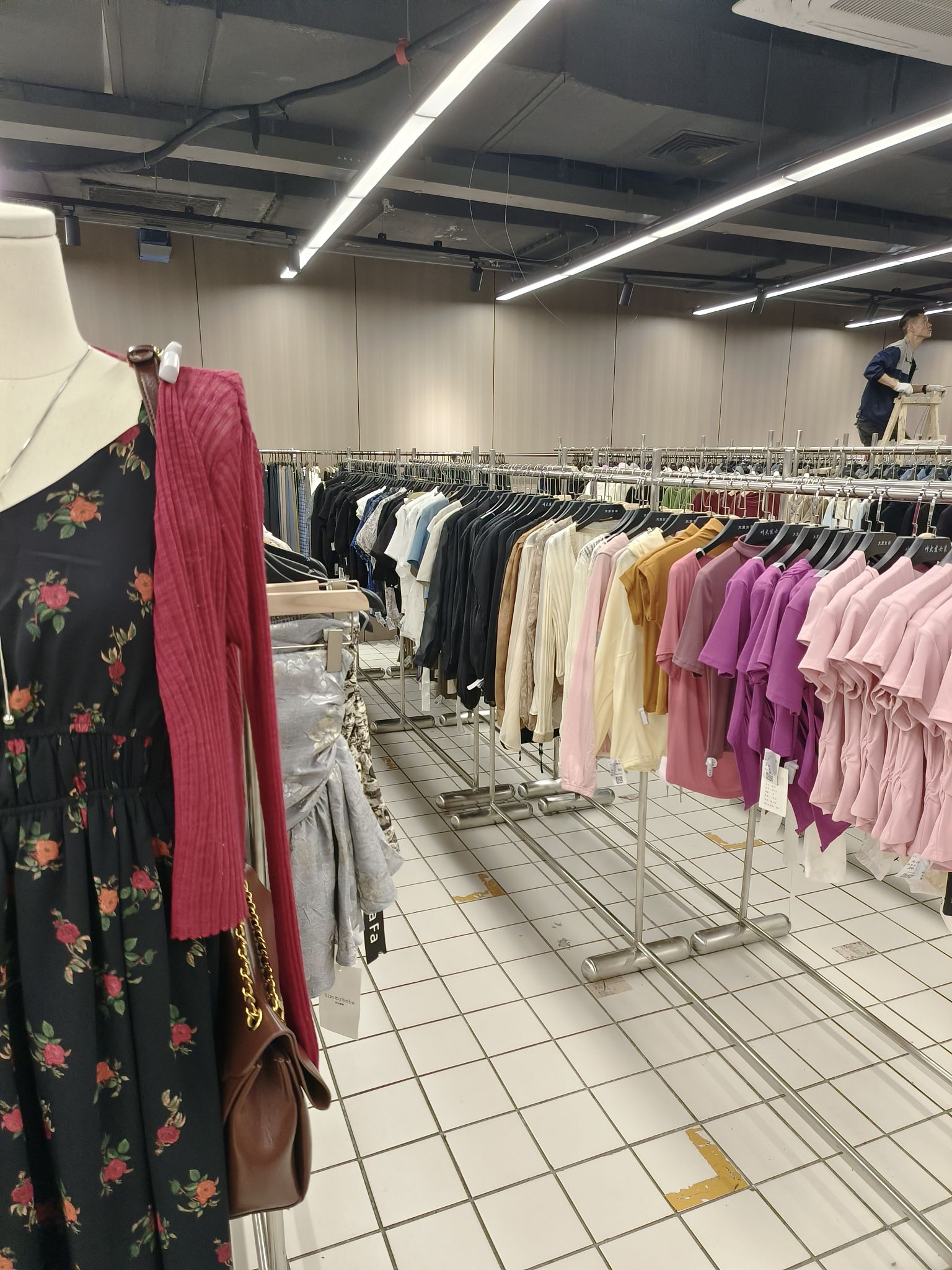 叶大发服饰(南京总店雨花店)