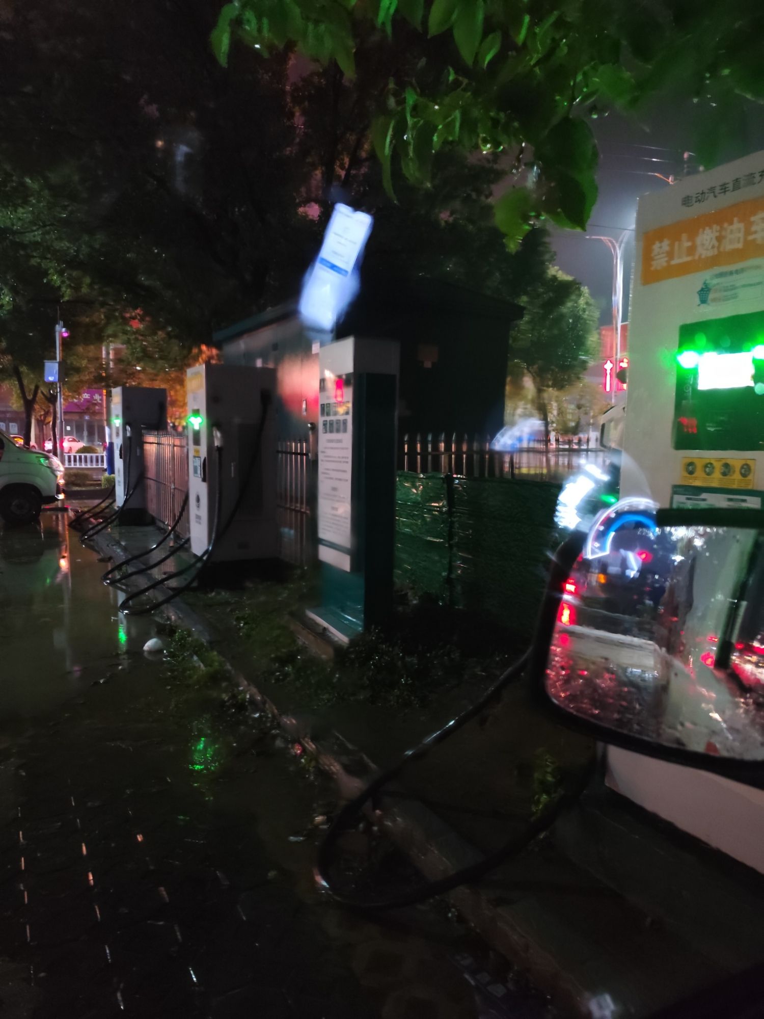 国家电网汽车充电站(安徽省马鞍山市博望区丹阳门前停车场充电站)