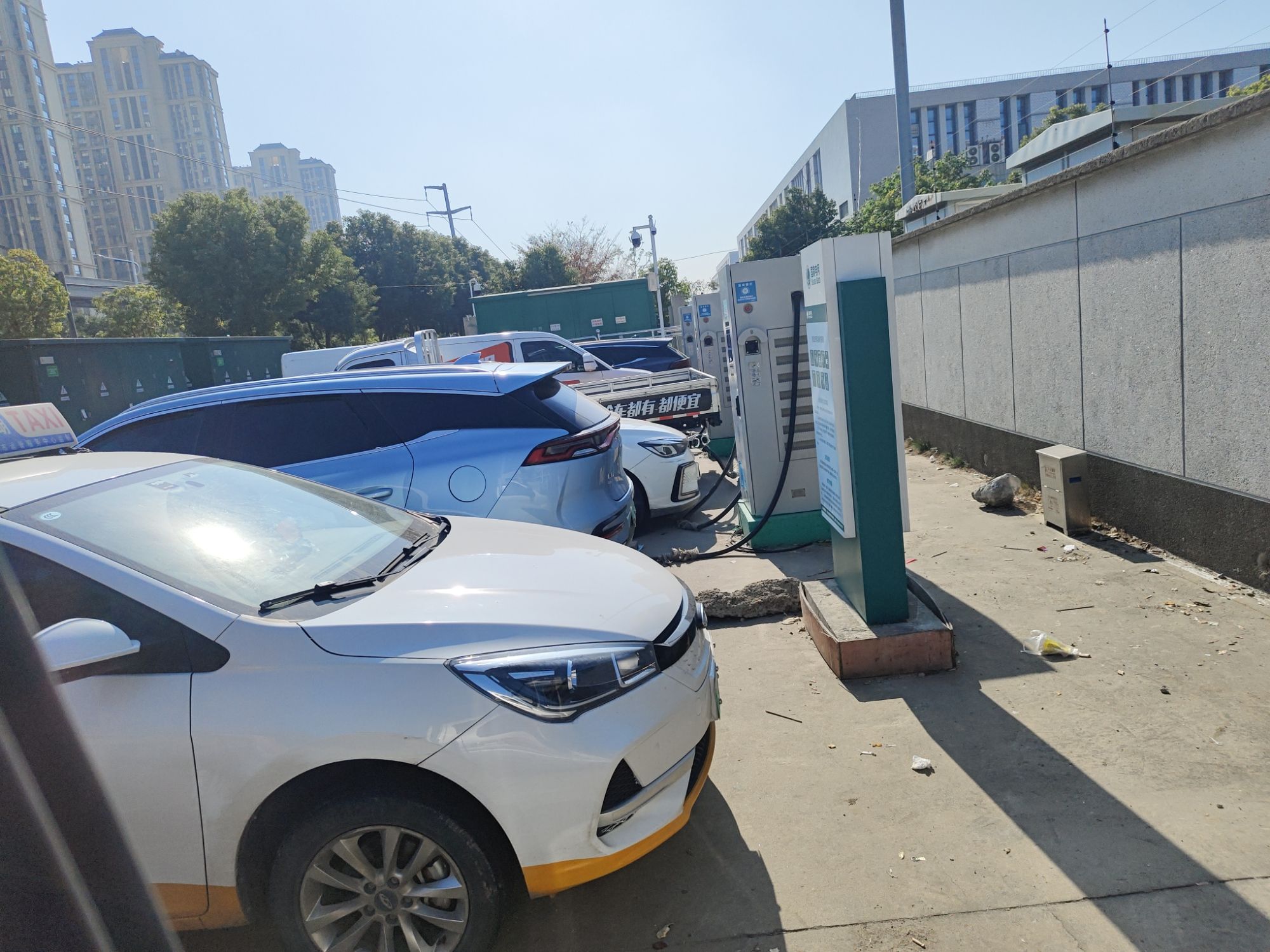国家电网汽车充电站(安徽省芜湖市鸠江区梦溪路国际工程师学院旁停车场充电站)