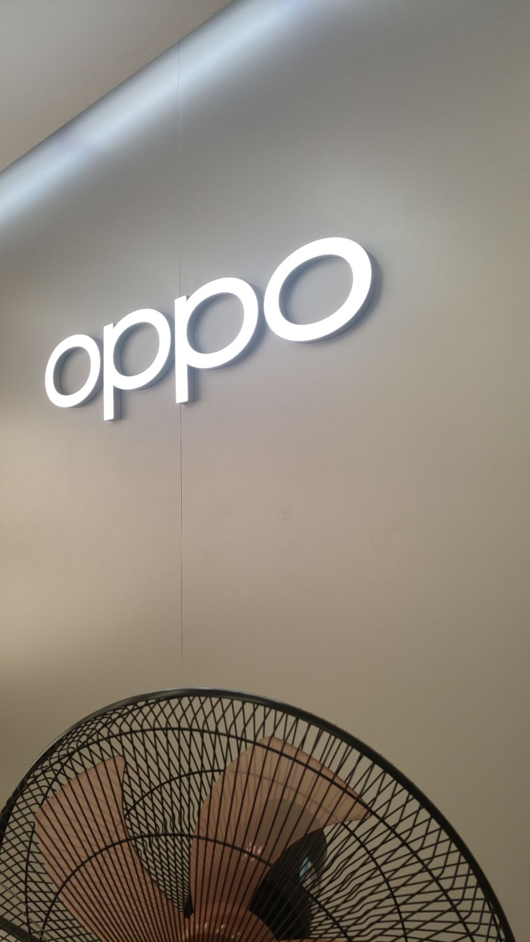 OPPO官方授权体验店(鄂城西山江碧路店)