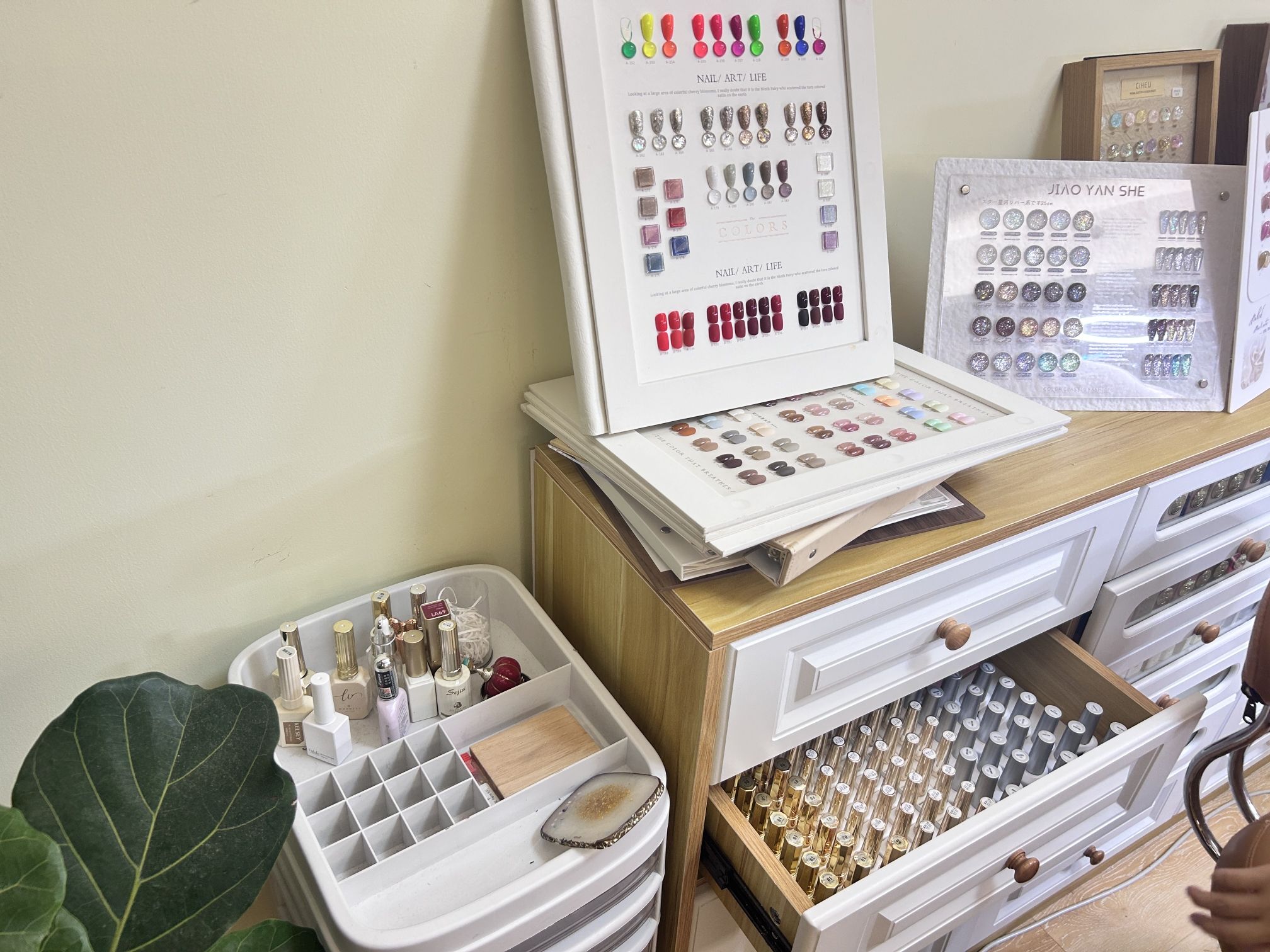 梦屿千寻美容会所(君安国际店)