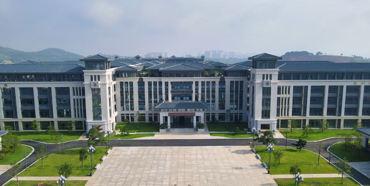 梧州市思中学校
