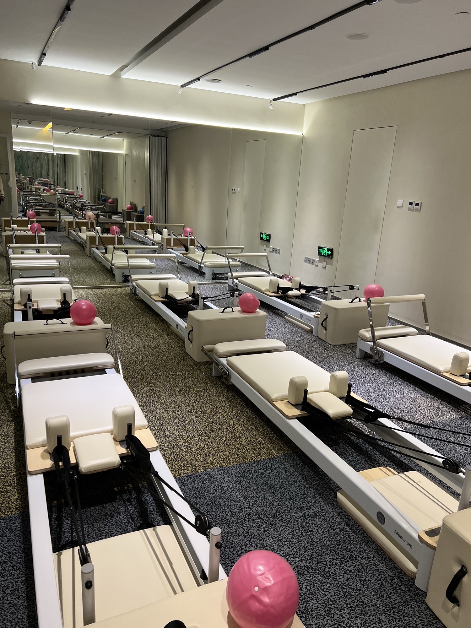 场地封面-HEARTLUXE心邑瑜伽普拉提