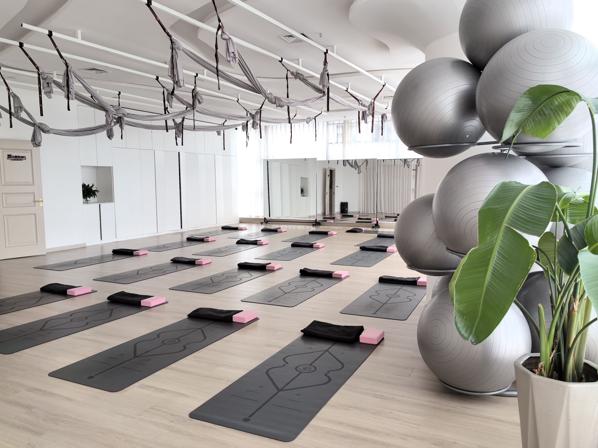 场地封面-玛尼瑜伽·普拉提(蓝润摩里校区)