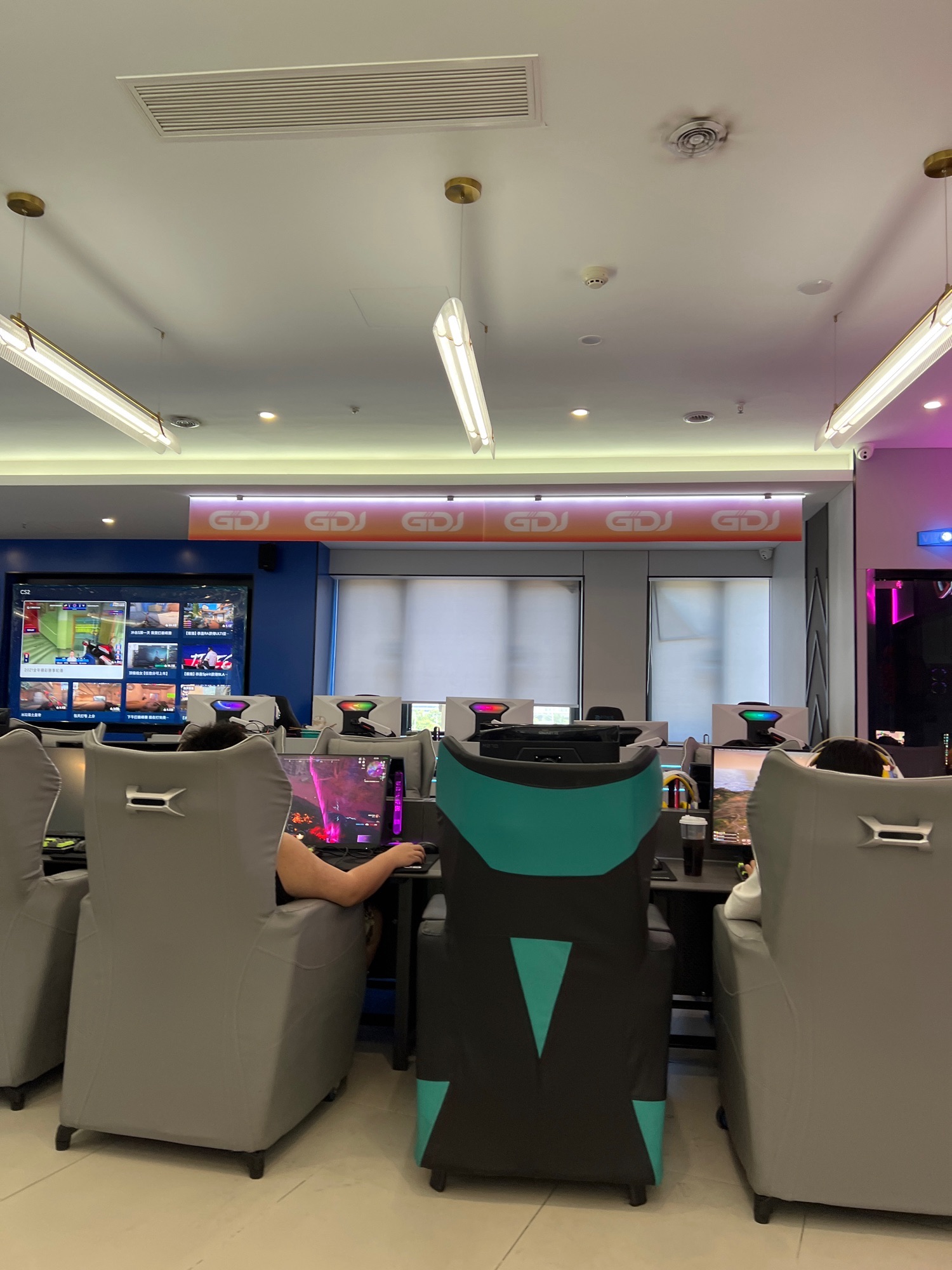 场地封面-GDJ电竞·棋牌(杜甫村地铁站店)