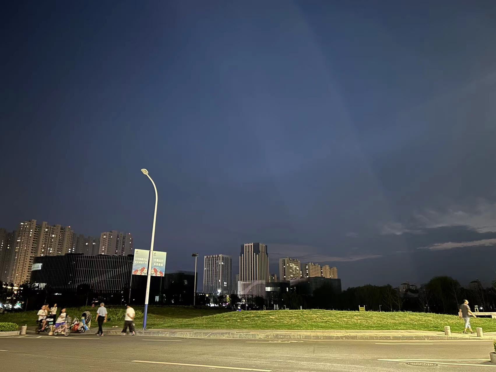牡丹区政府广场南部公园