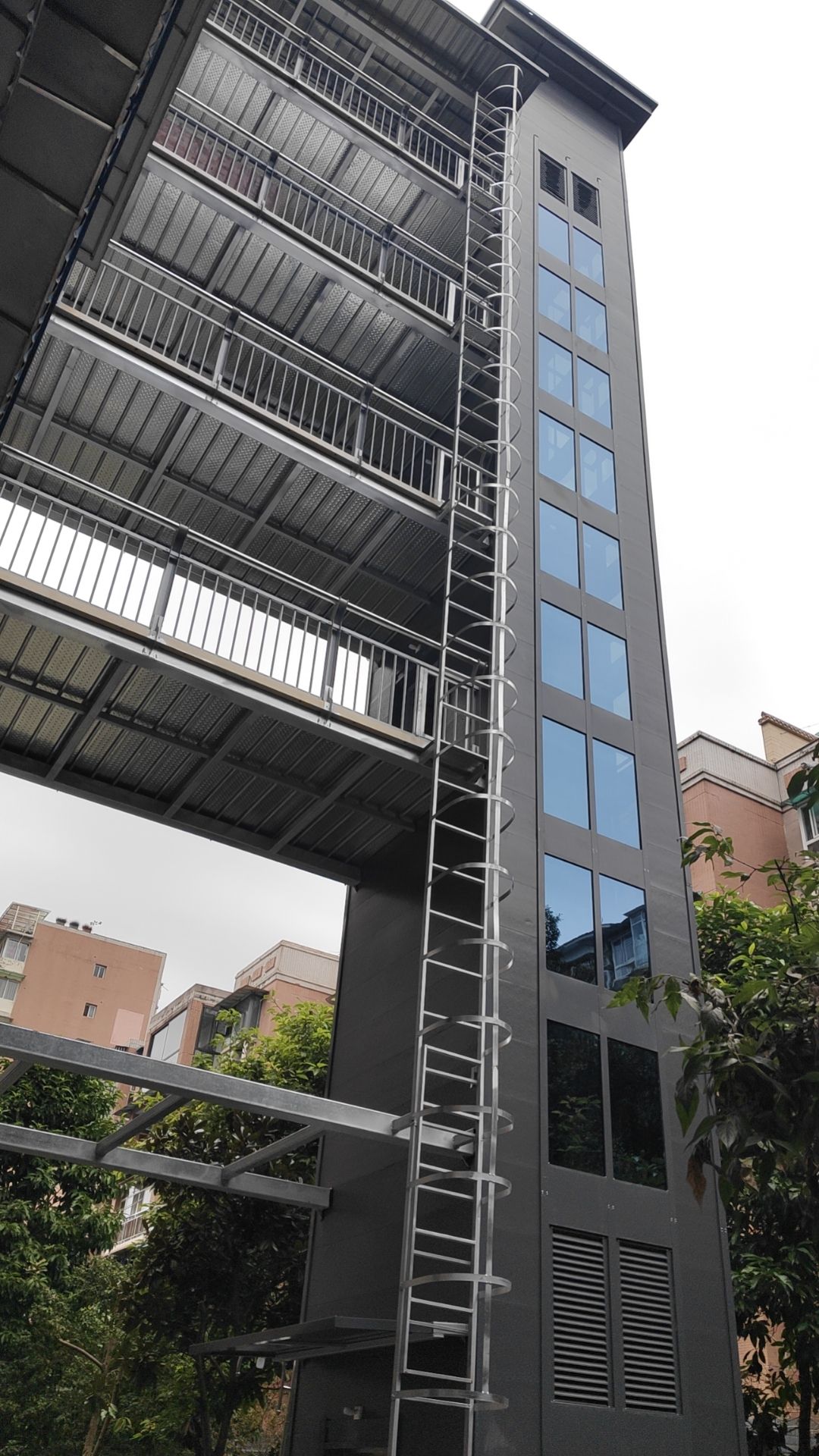 广安市德高电梯安装工程有限公司