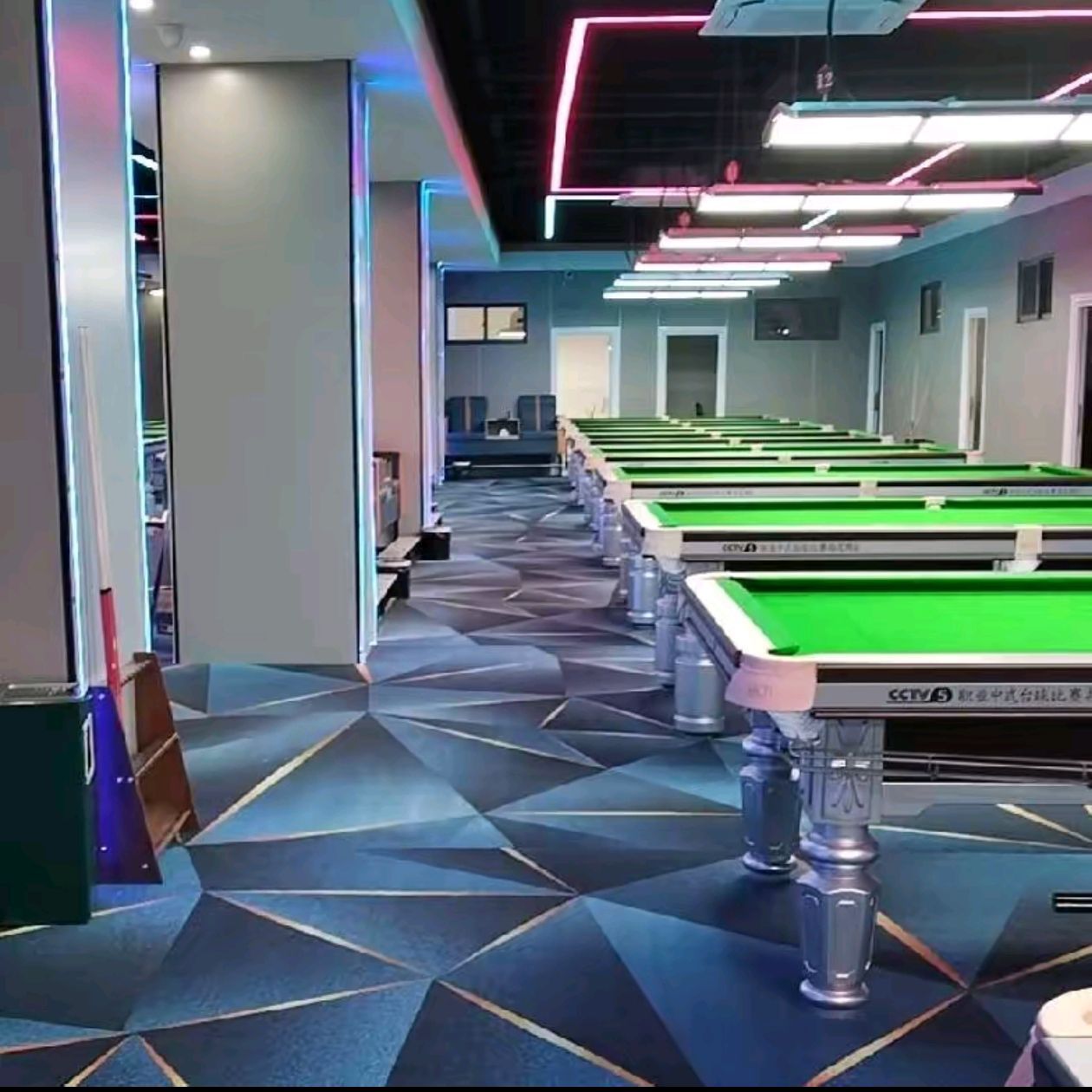 场地封面-SKTI中吧台球茶艺