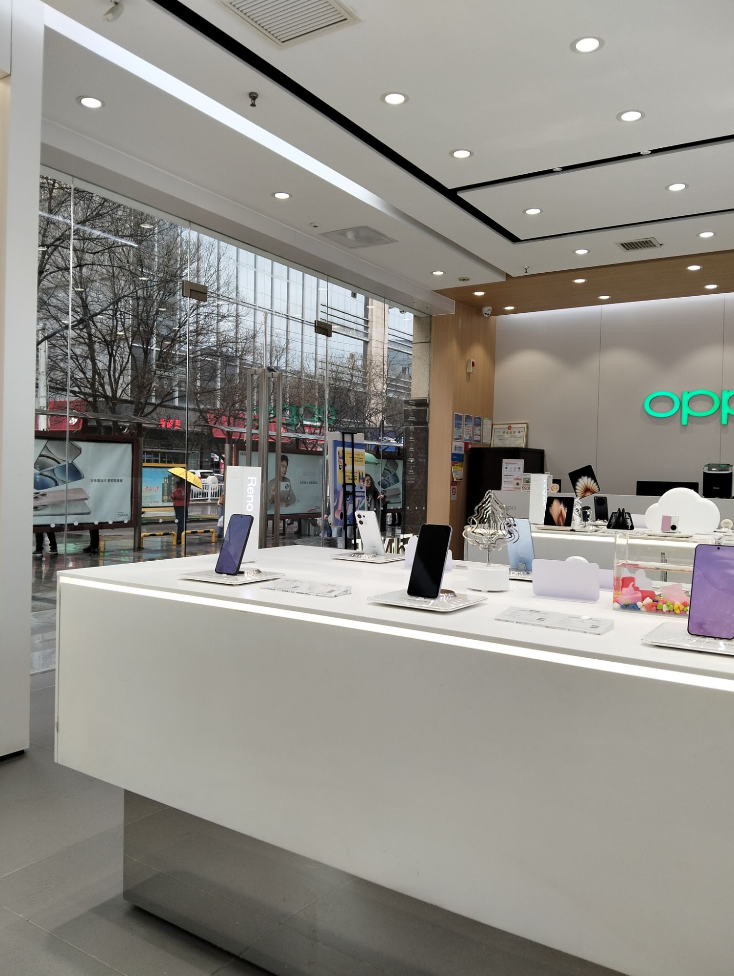 OPPO官方授权体验店(延安宝塔区凤凰广场店)