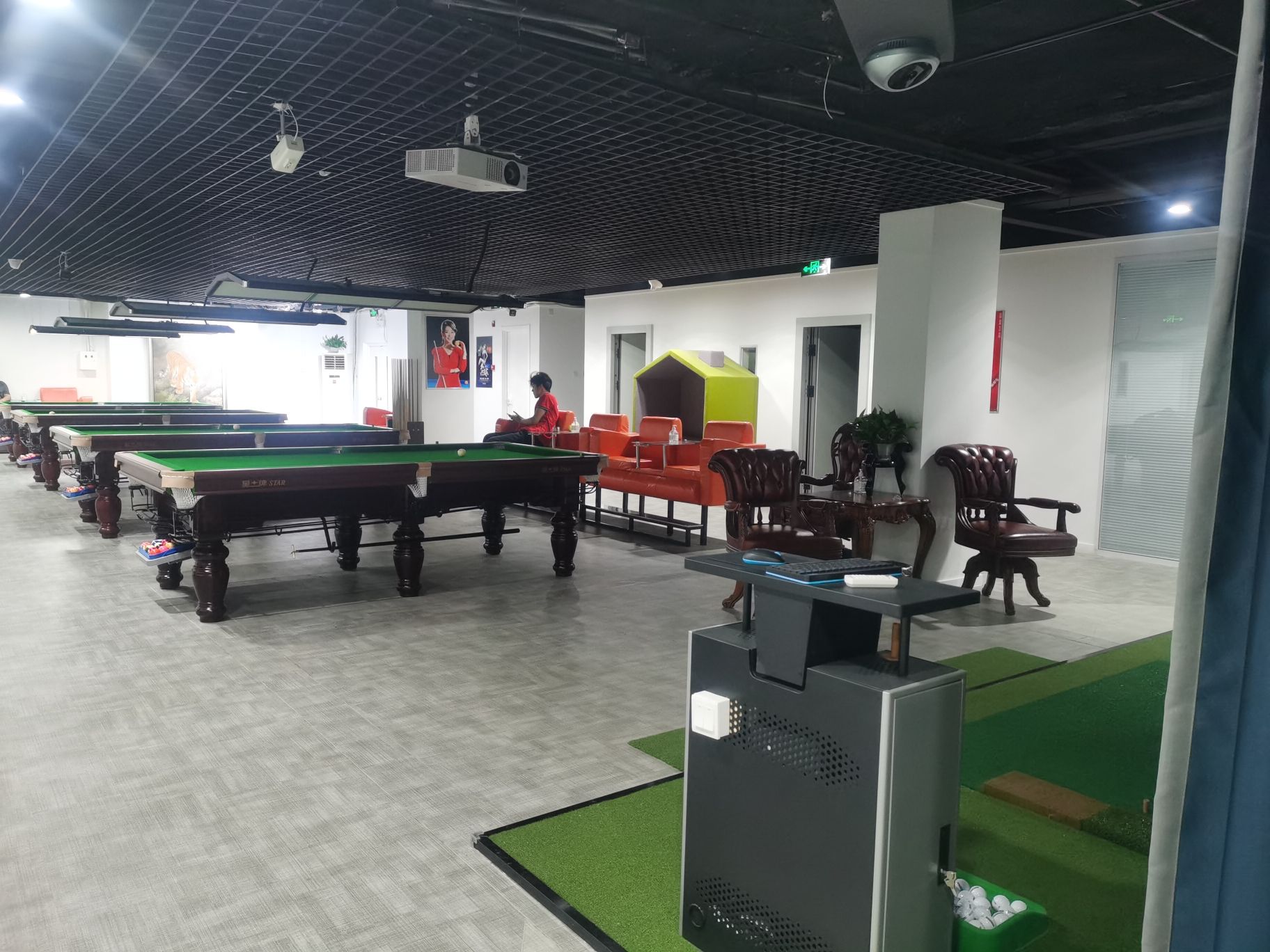 场地封面-彩乐宝台球俱乐部
