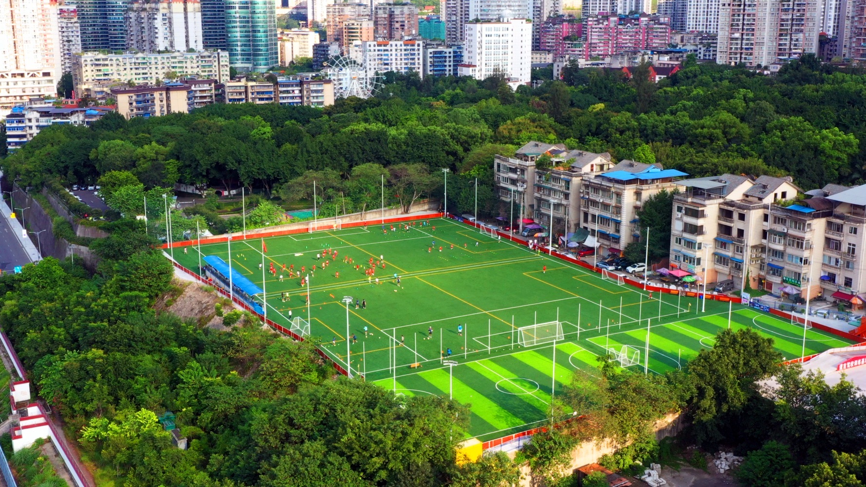 场地封面-沙坪坝公园榕湖足球场