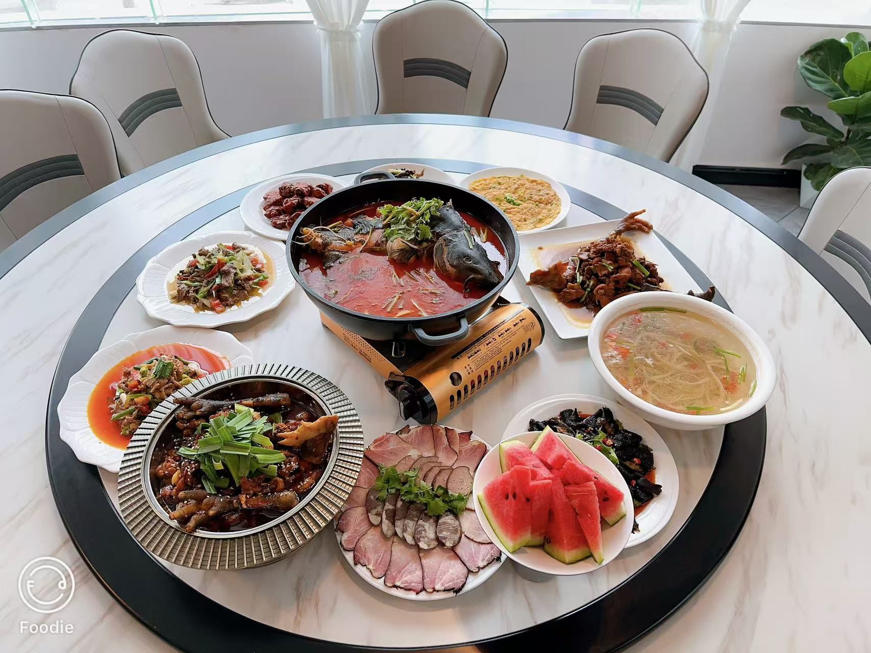 瀑农食代花园餐厅