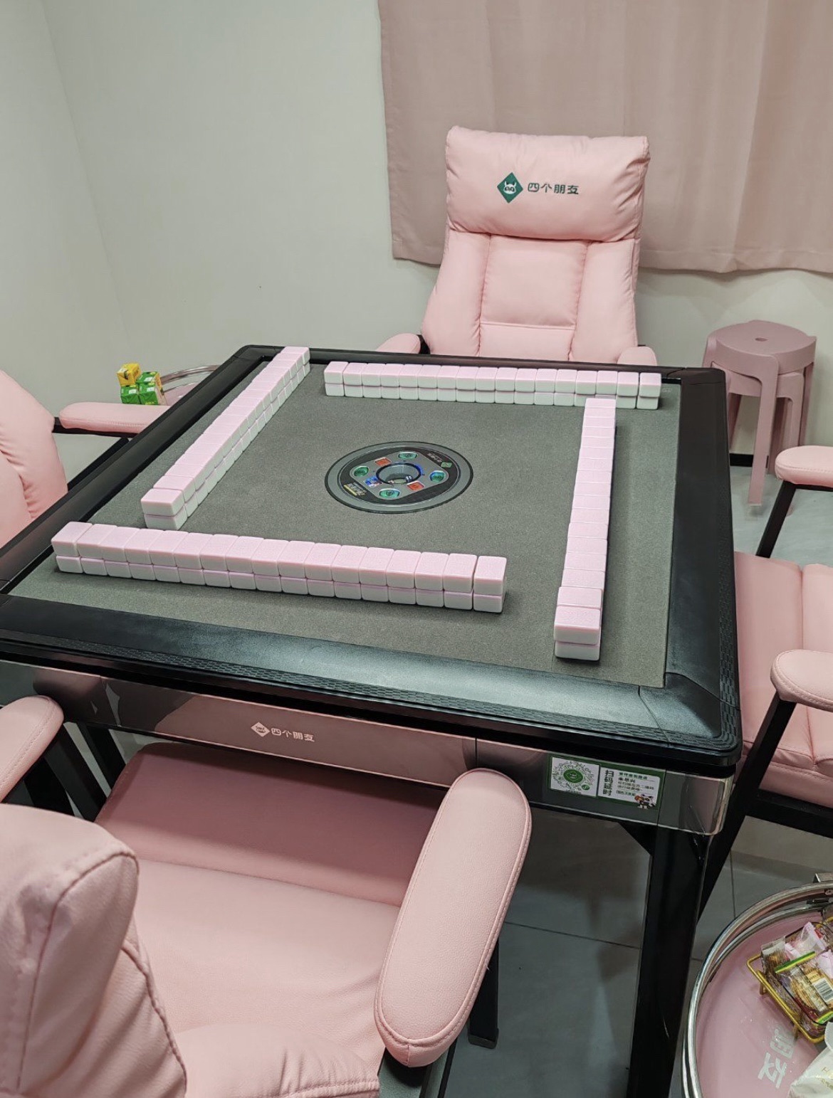 场地封面-四个朋友24h智慧共享棋牌茶空间(元下田商业广场店)