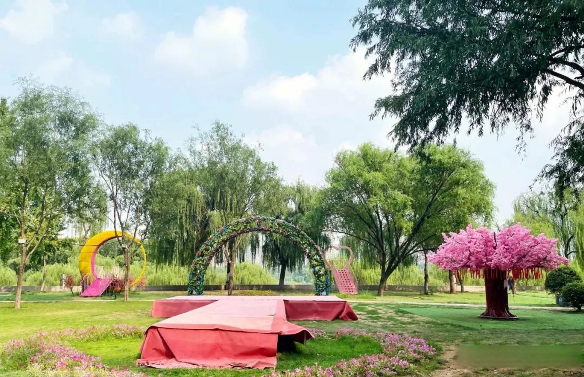 阳坡塔情侣公园