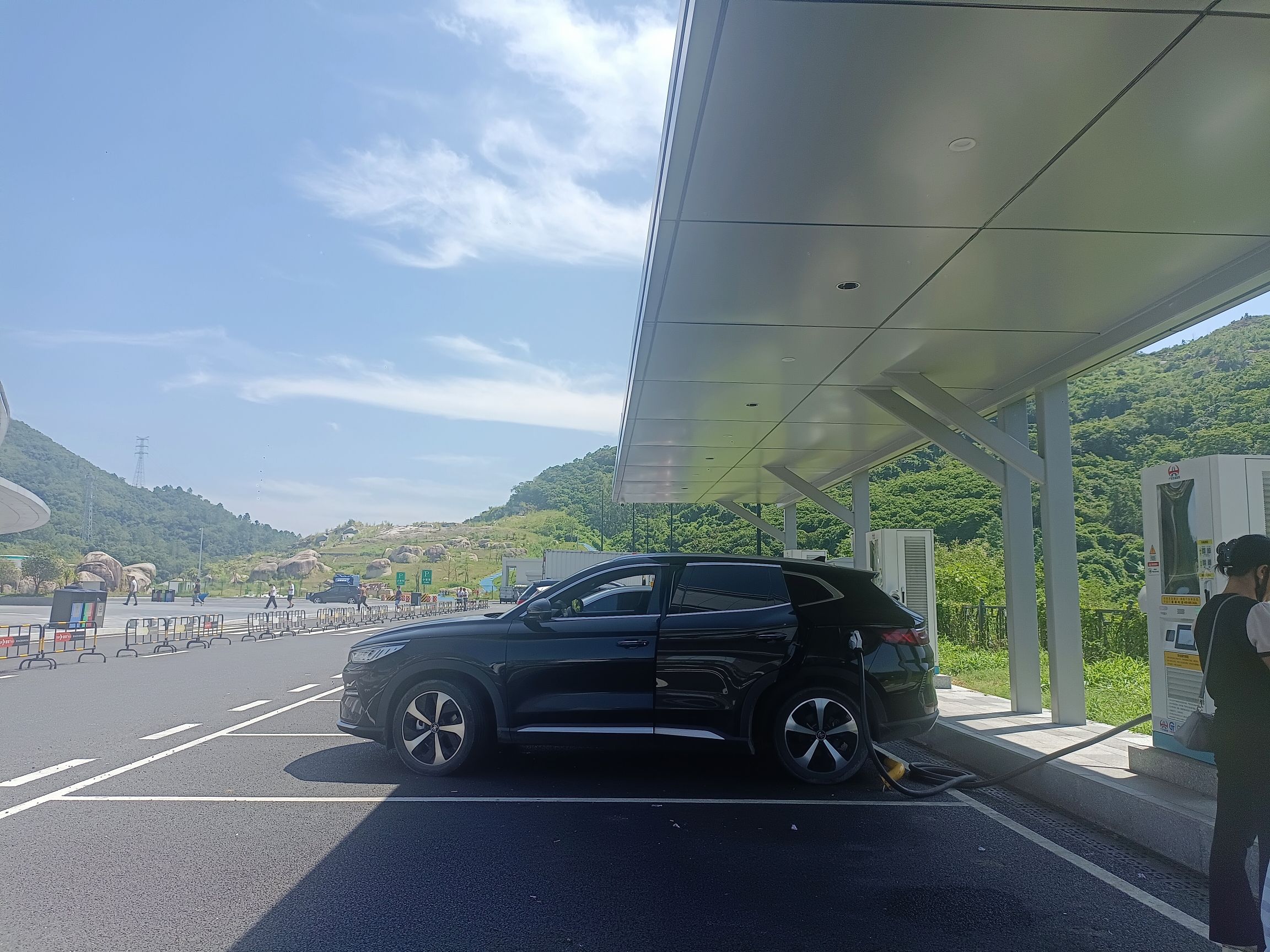 阳江服务区电动汽车充电站