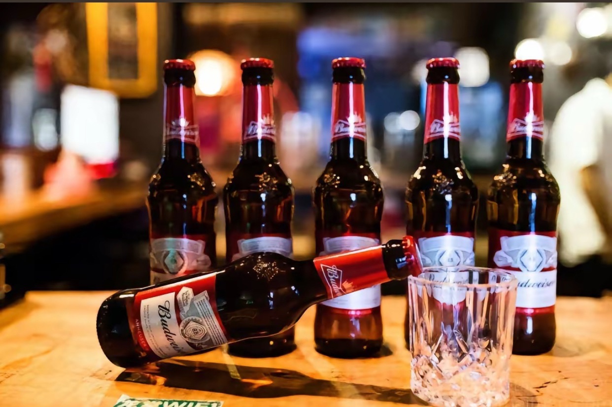 场地封面-与山音乐酒馆