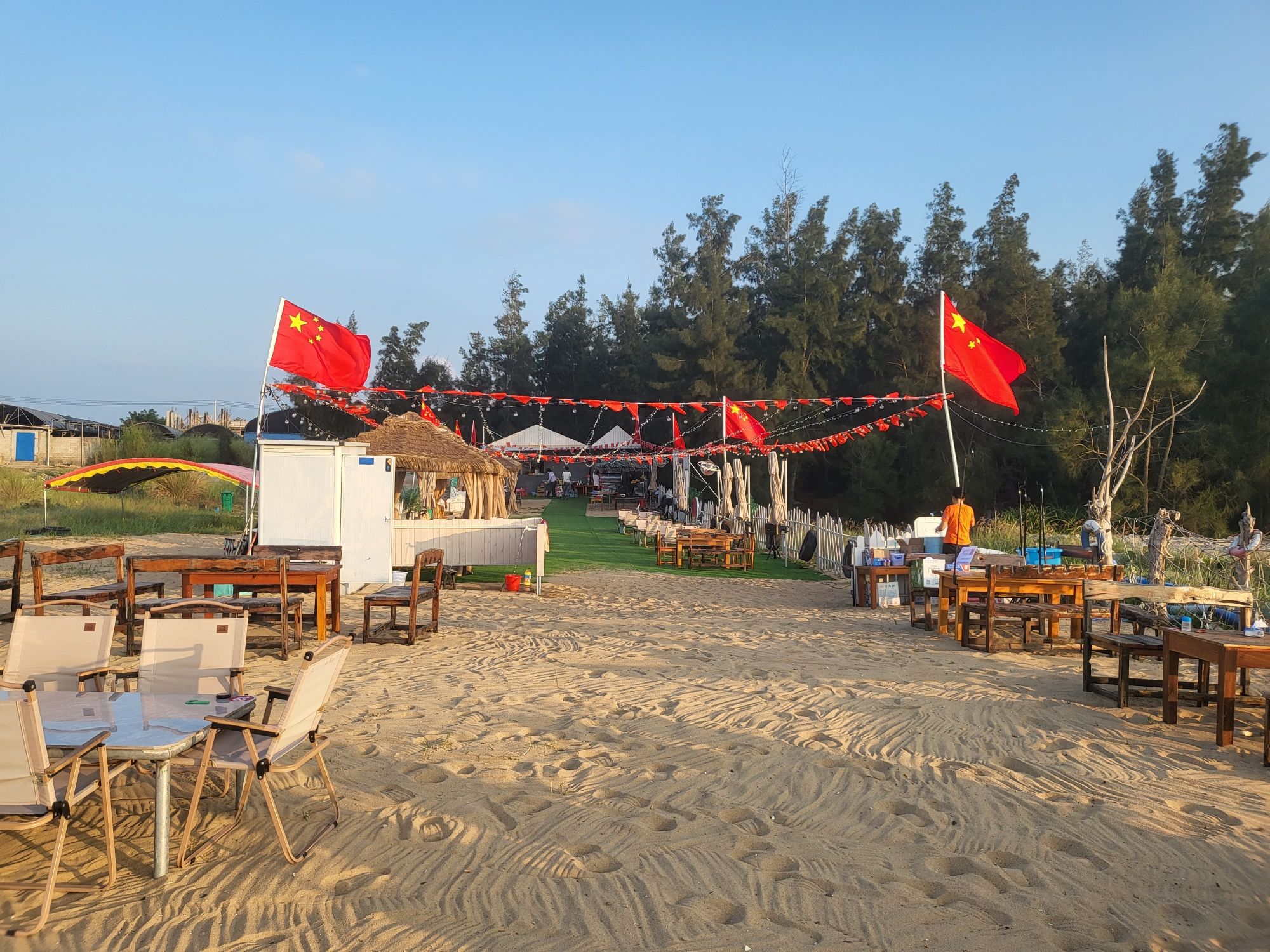 在海边饮食