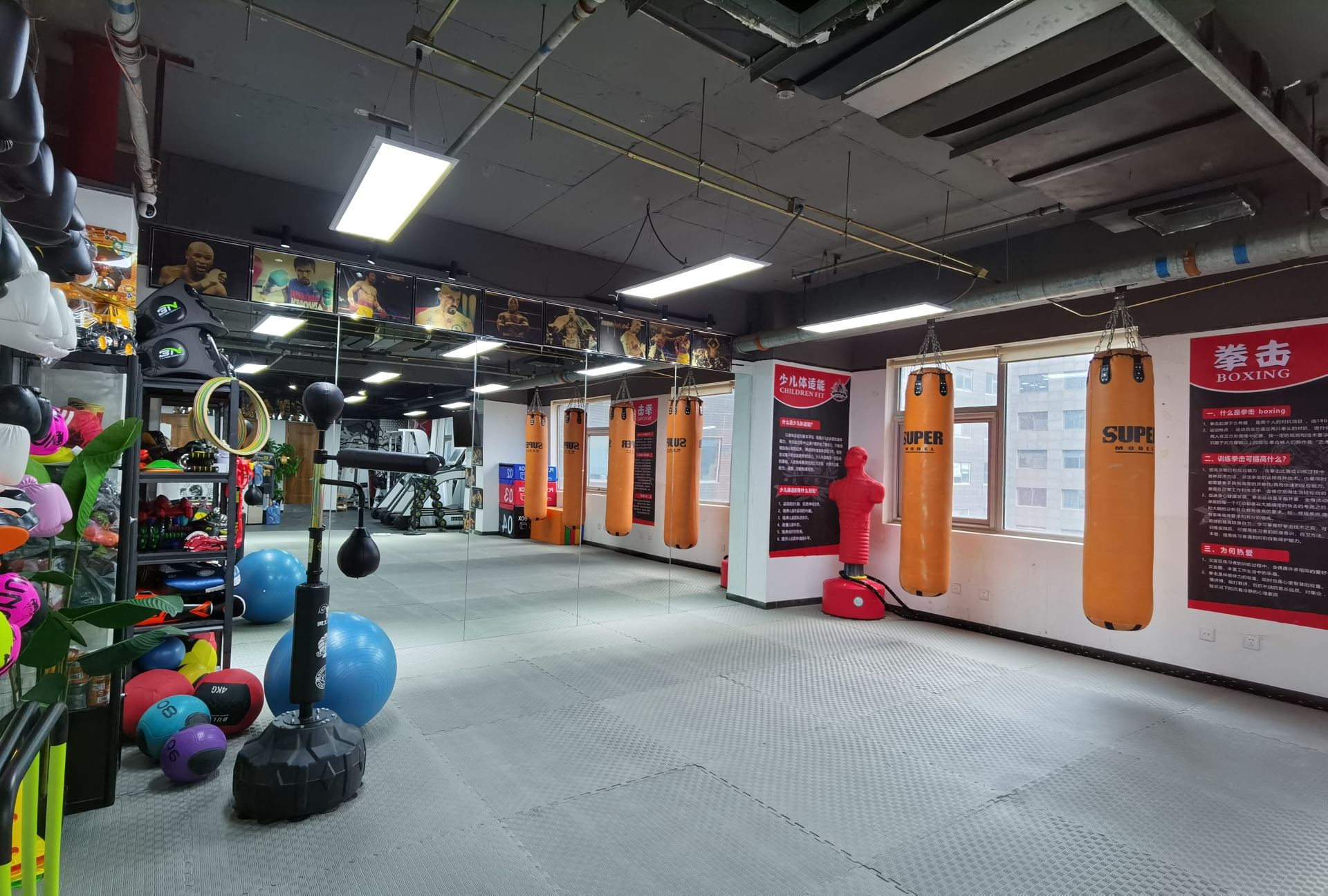 场地封面-兆龍拳击泰拳体能俱乐部(新天地写字楼D号楼店)