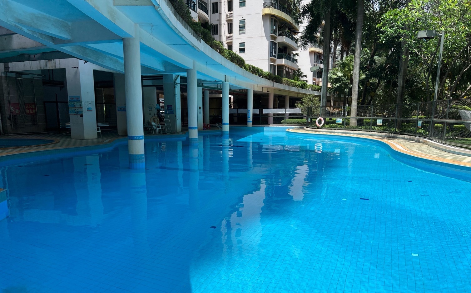 场地封面-阳光四季游泳池