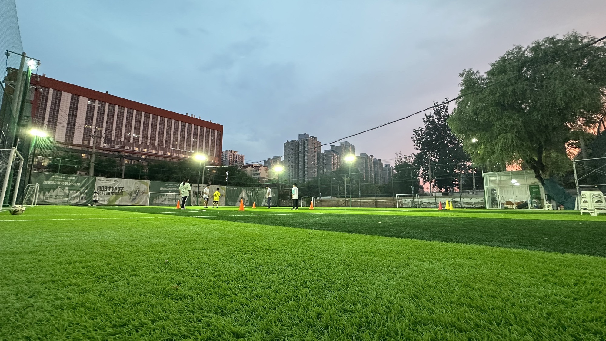 场地封面-葆诚体育公园足球场