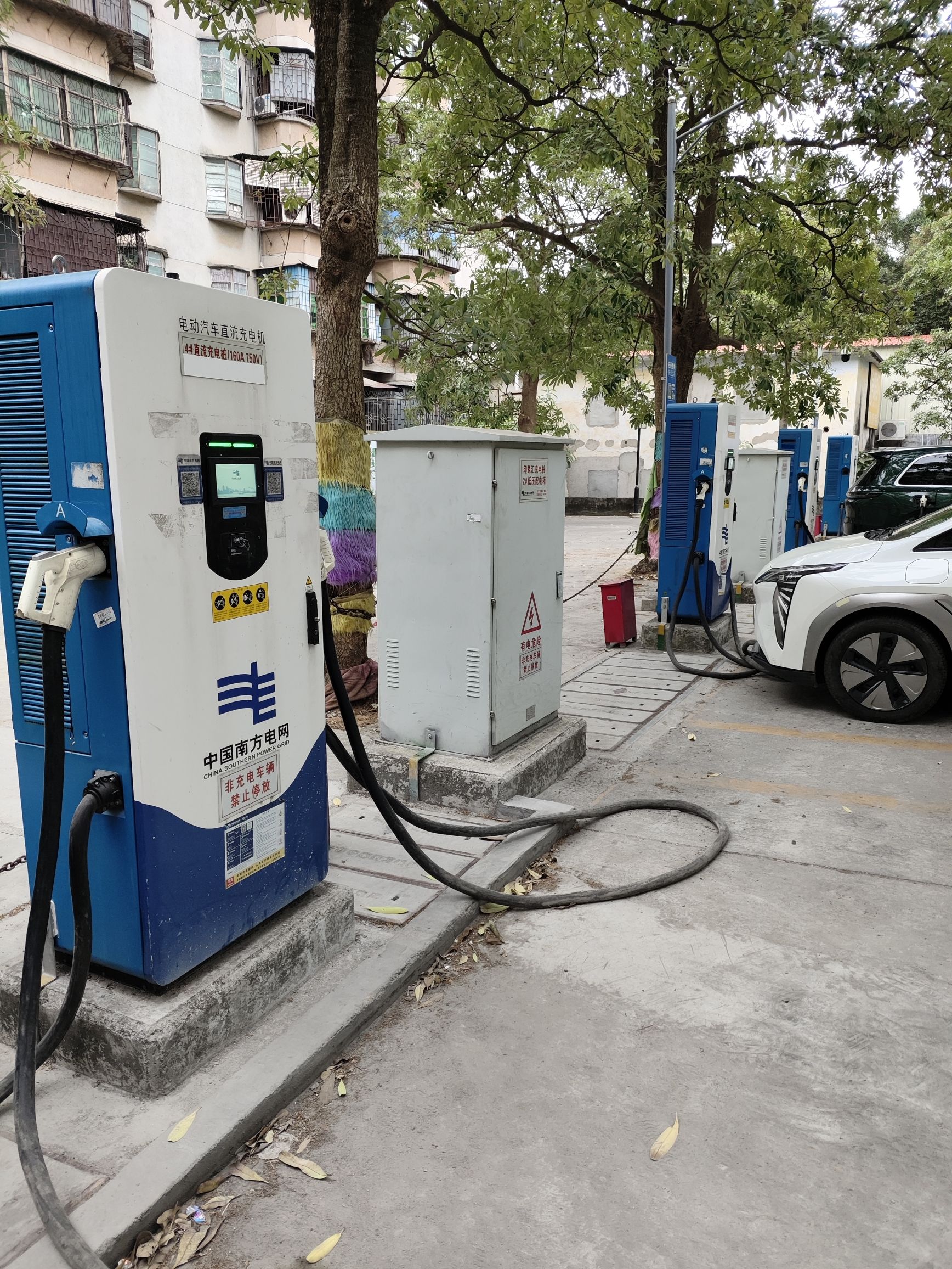 南方电网汽车充电站(湛江市赤坎区印象汇商场充电站)