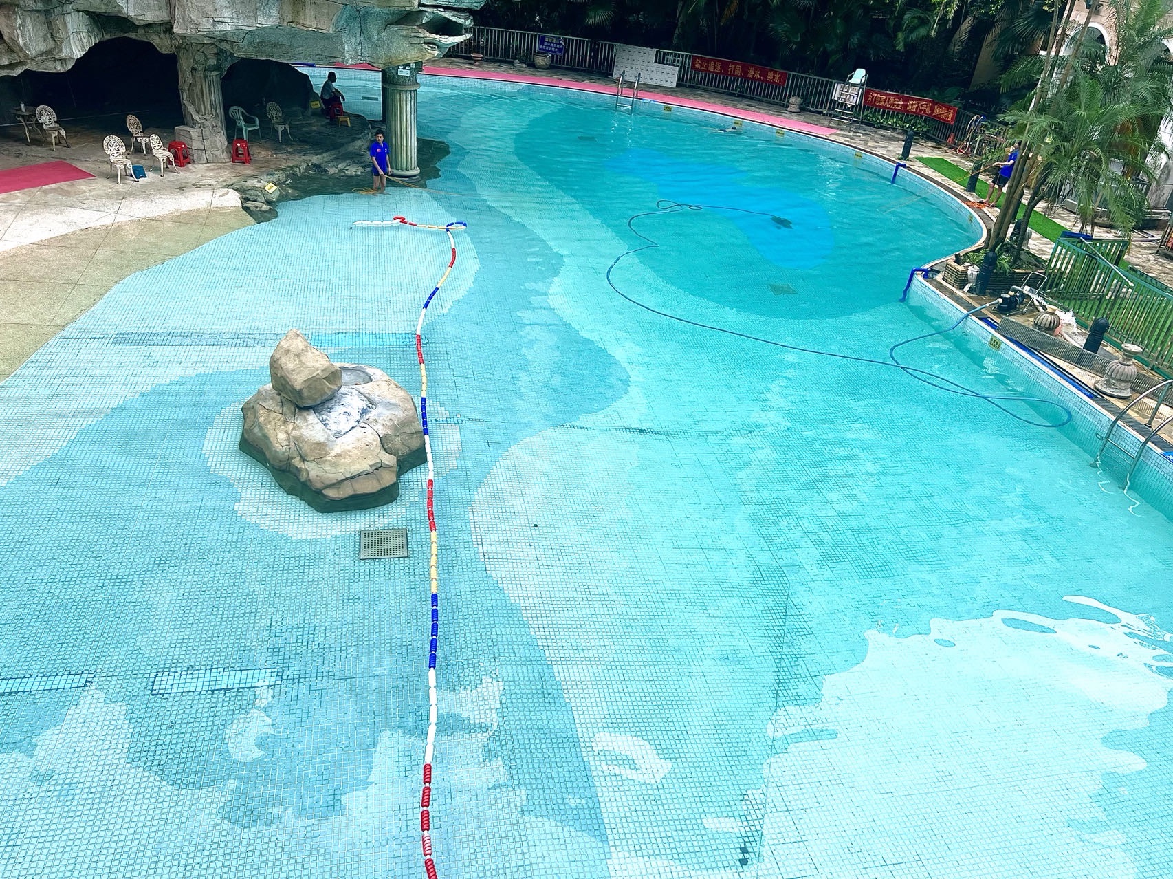 场地封面-翠湖山庄游泳池