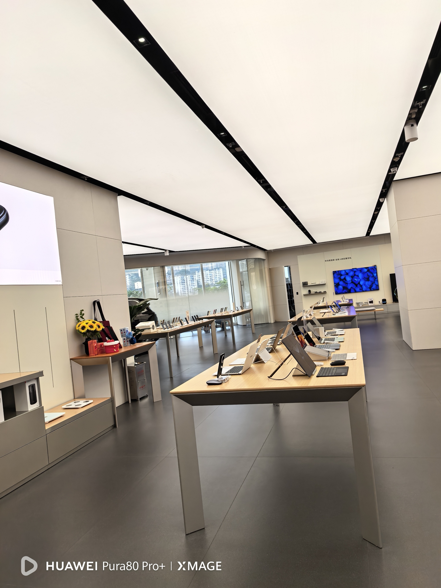 华为智能生活馆•重庆解放碑来福士