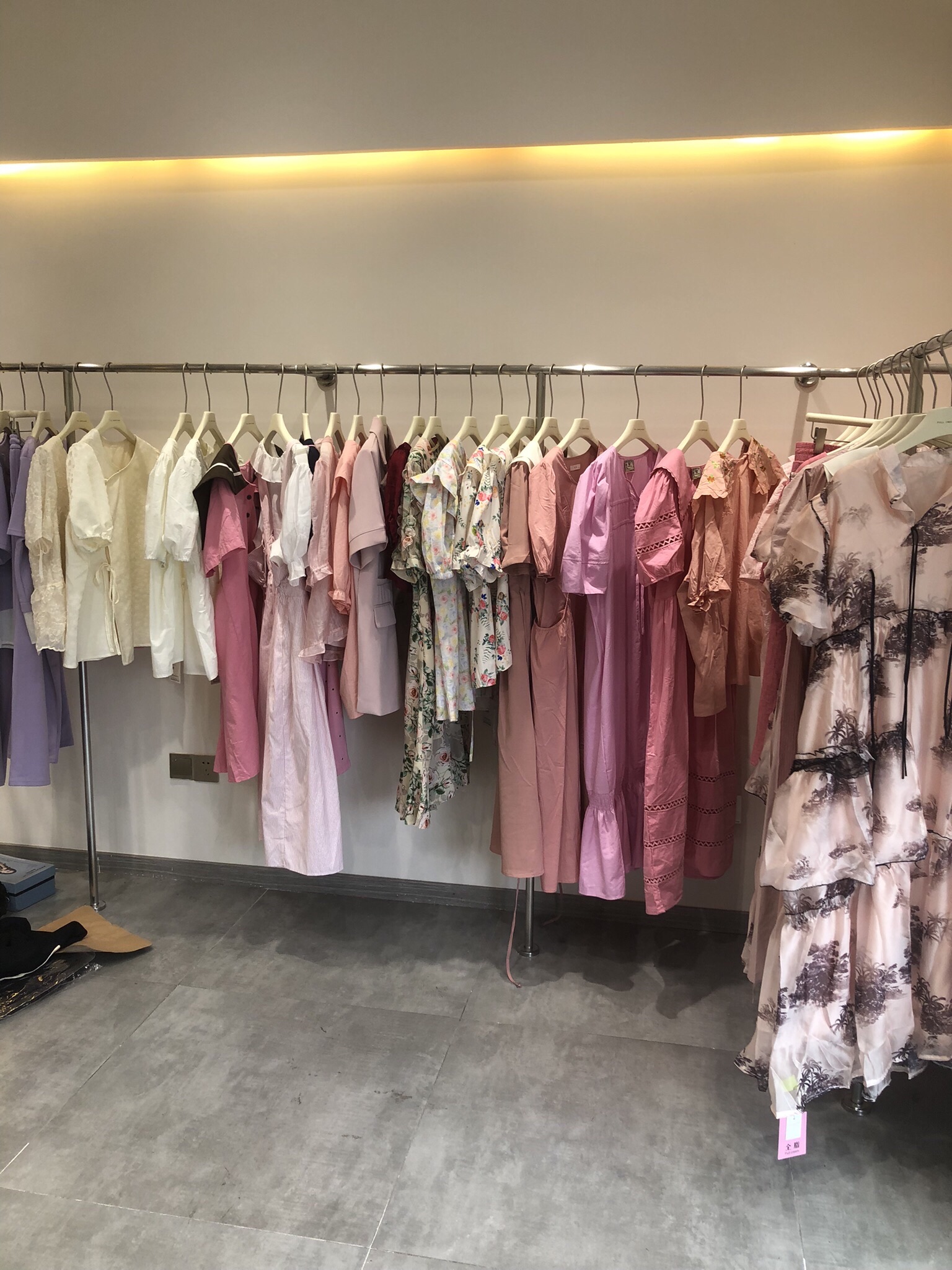 全脂大码女装(东方新城H区店)