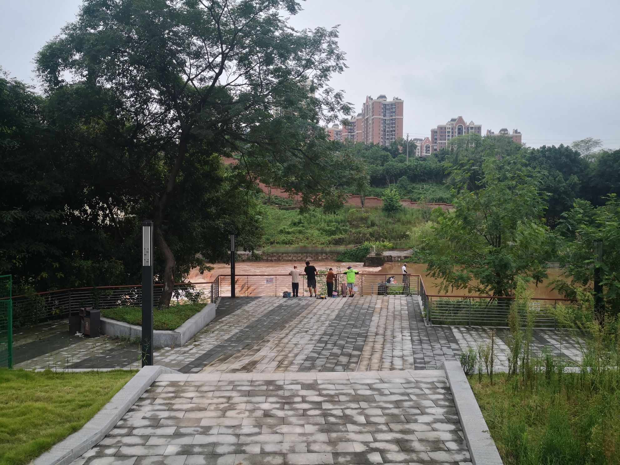 李家沱花溪滩大瀑布旅行图片 2