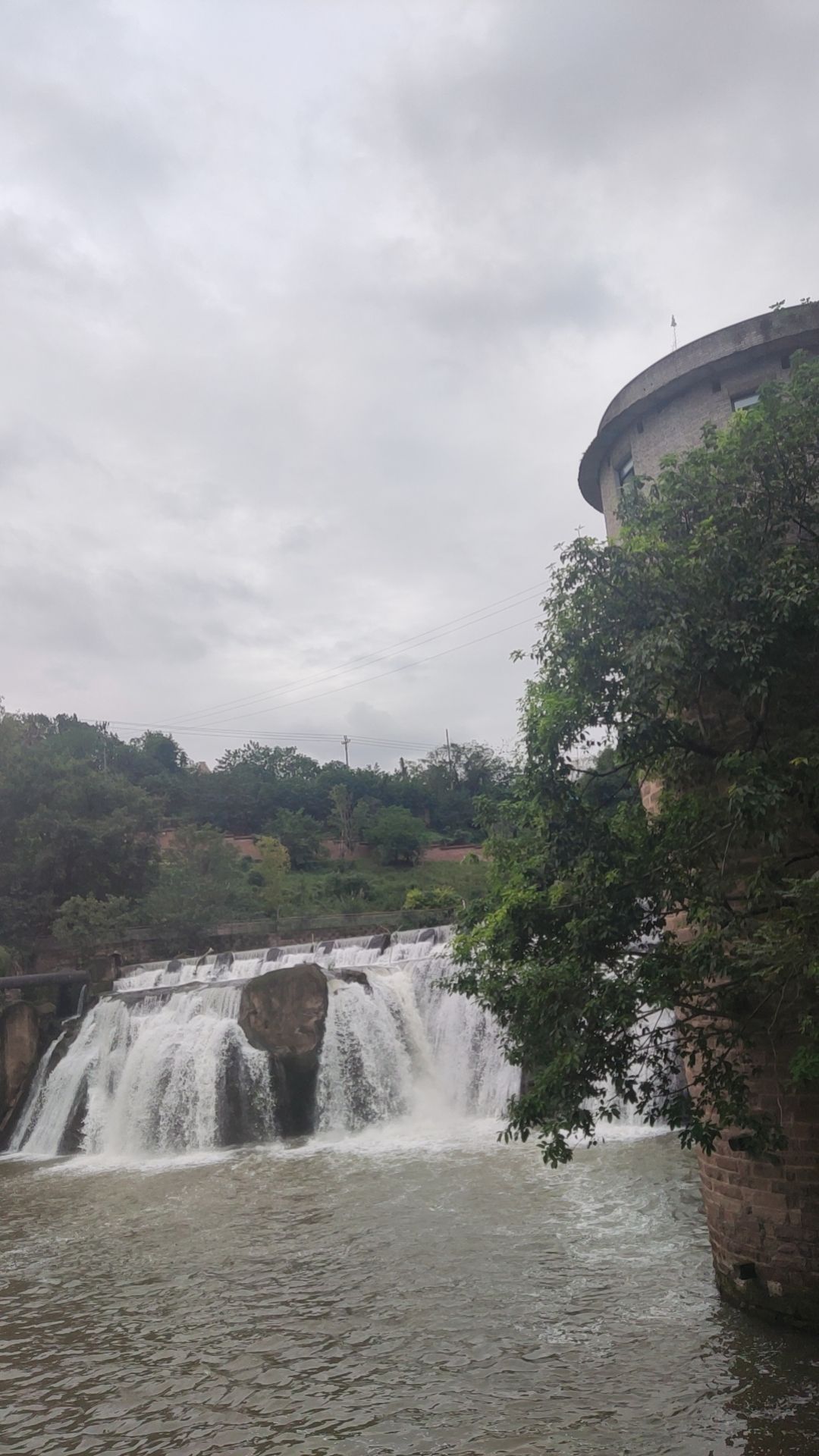 李家沱花溪滩大瀑布旅行图片 3