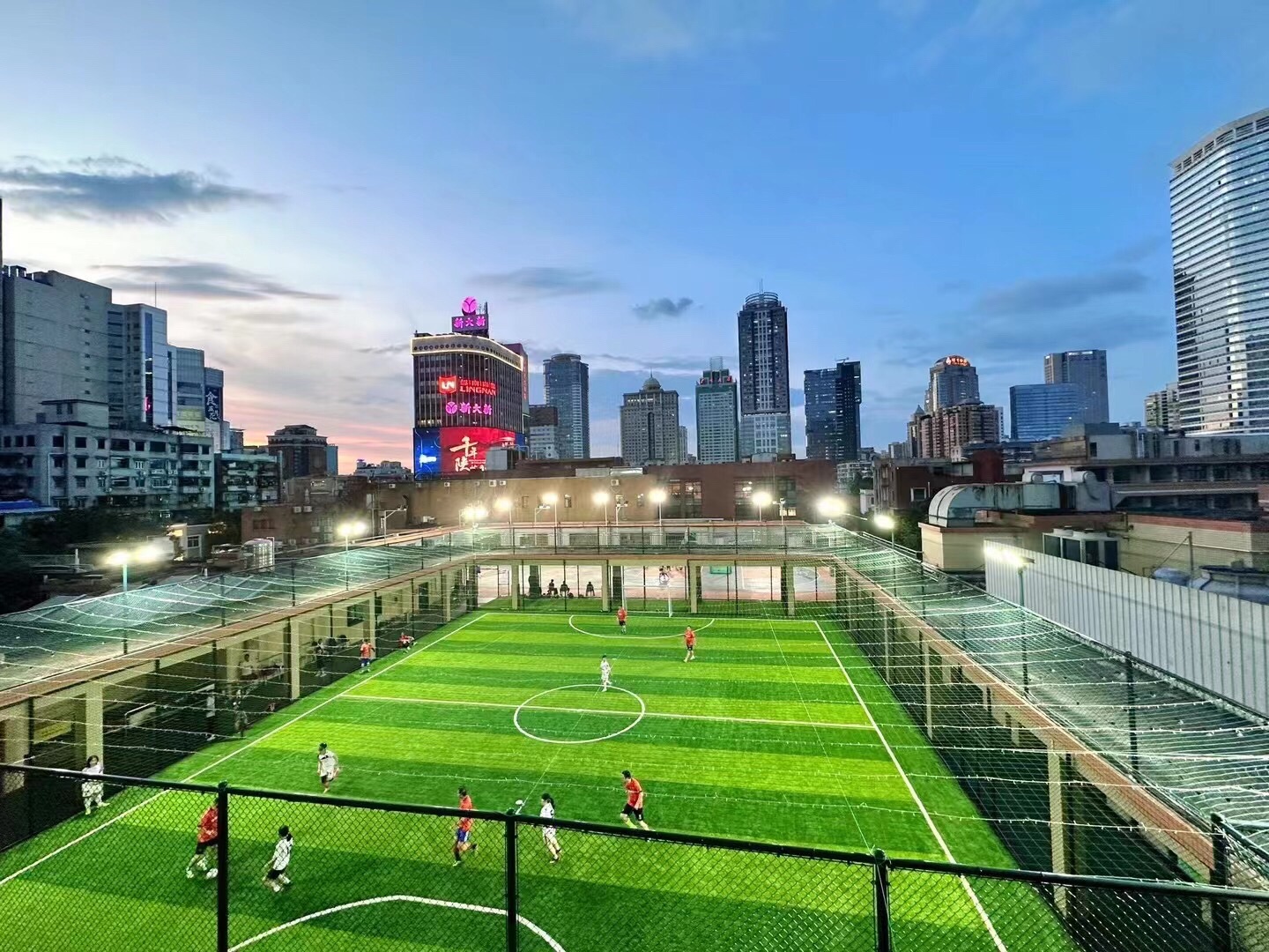 场地封面-广州市青年文化宫空中足球场