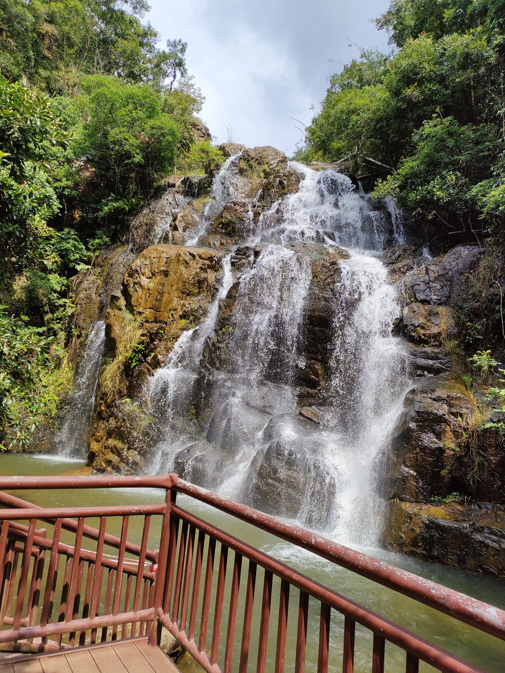 九龙潭瀑布旅行图片 1