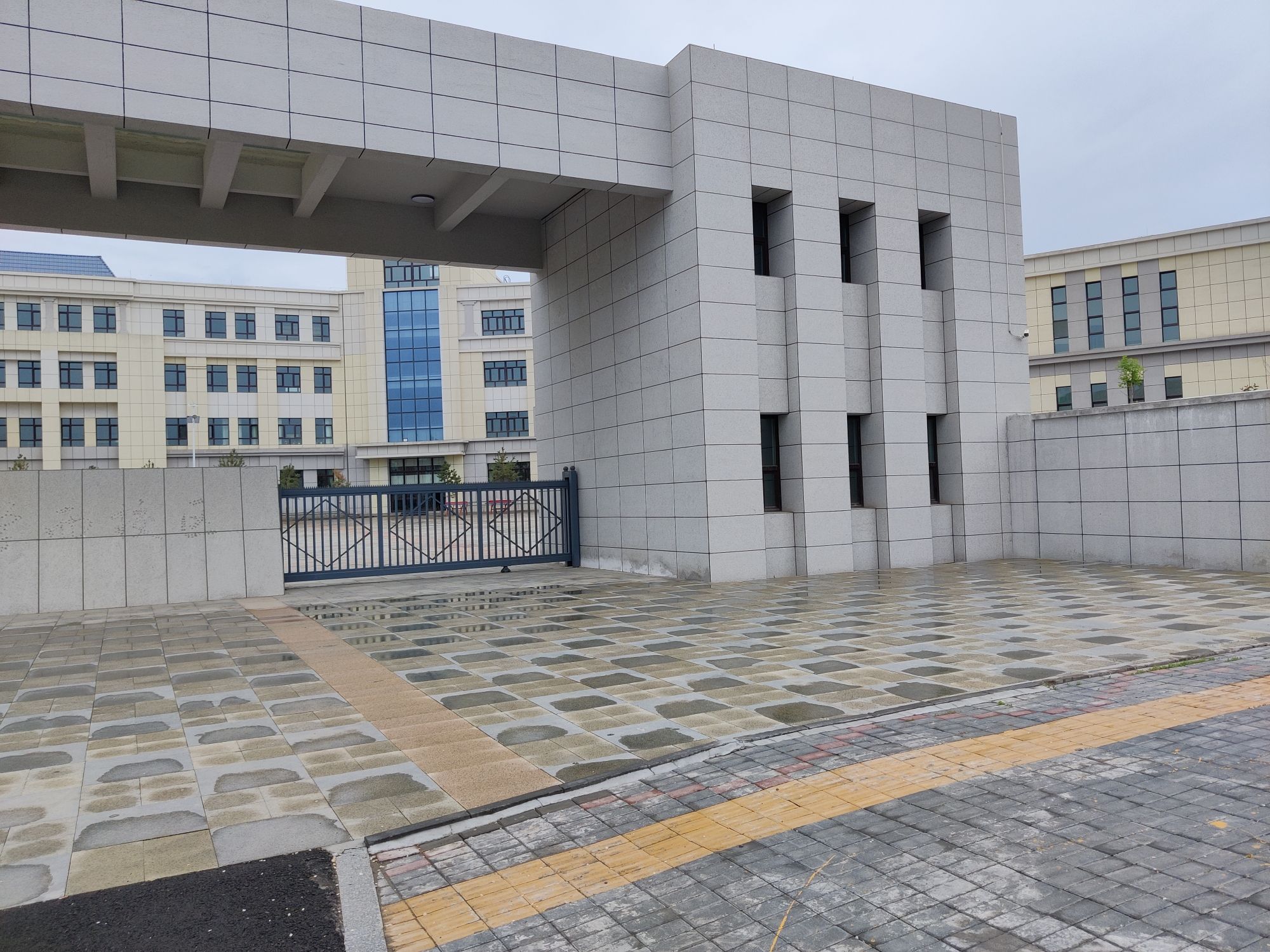 昌吉学院附属中学
