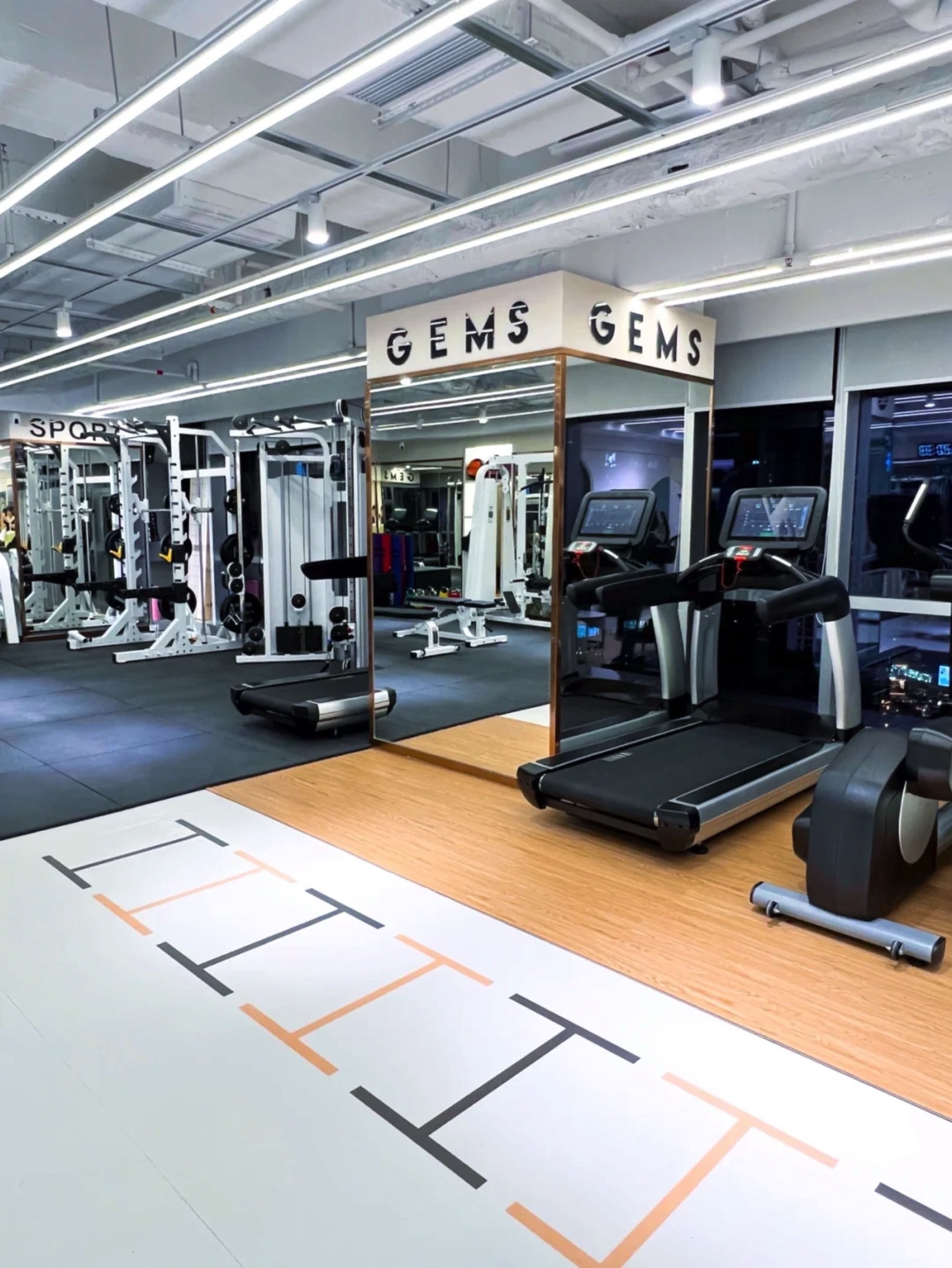 场地封面-Gems琢·健身工作室(大冲商务中心B座店)