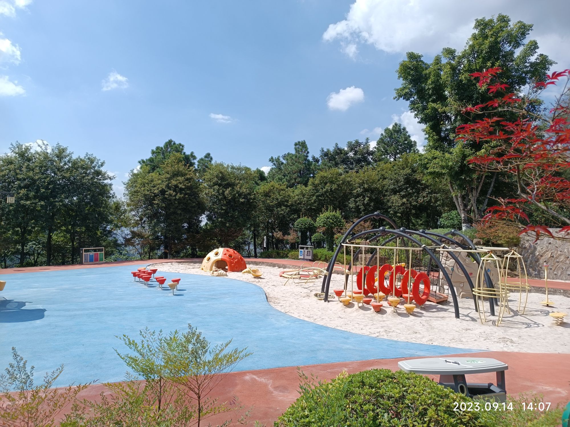 场地封面-铁山坪森林公园儿童游乐园