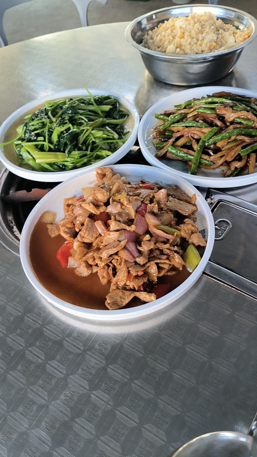 屯昌枫木香草鸭