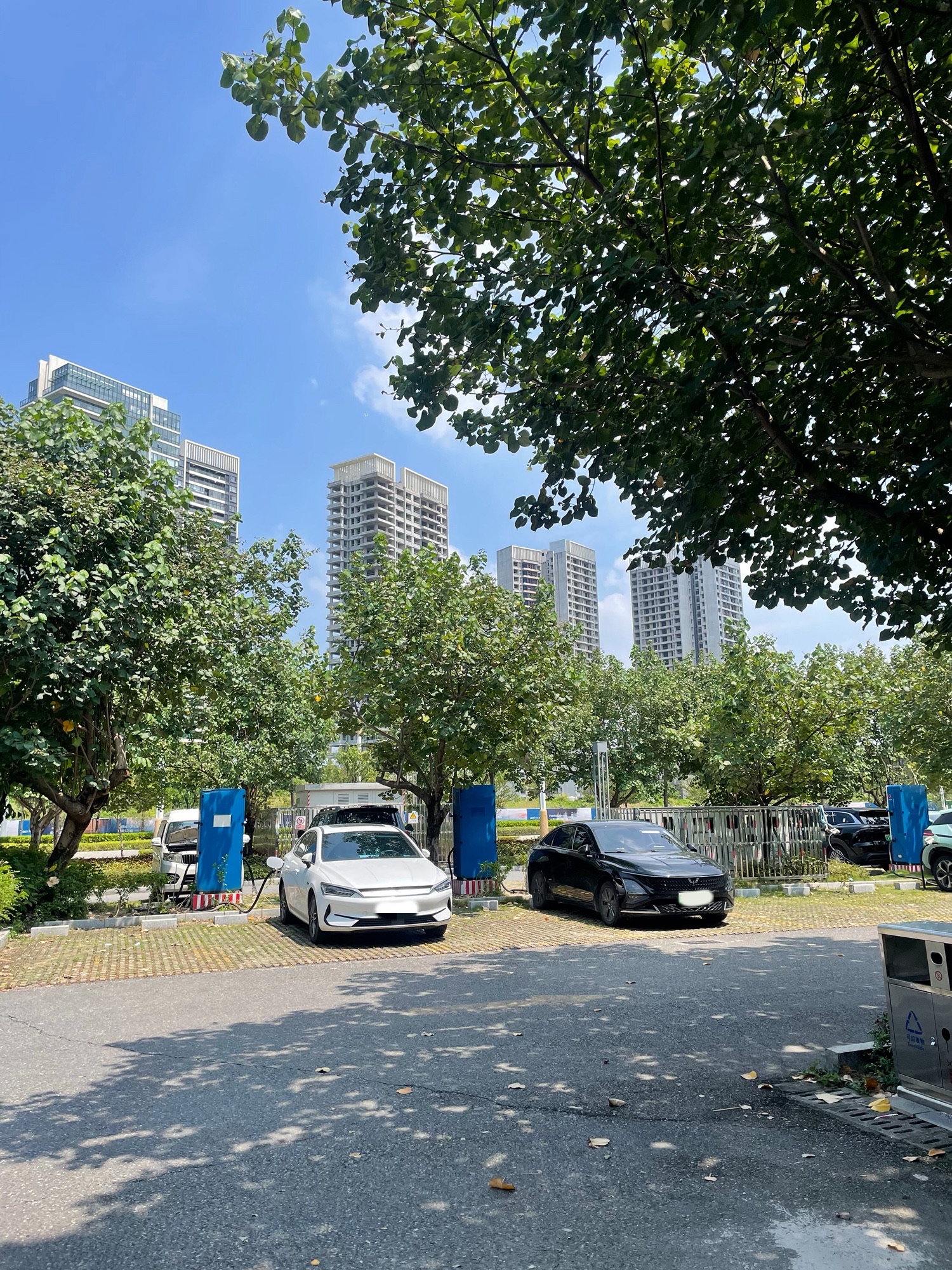 南方电网汽车充电站(肇庆新区鼎湖砚阳湖P2停车场充电站)