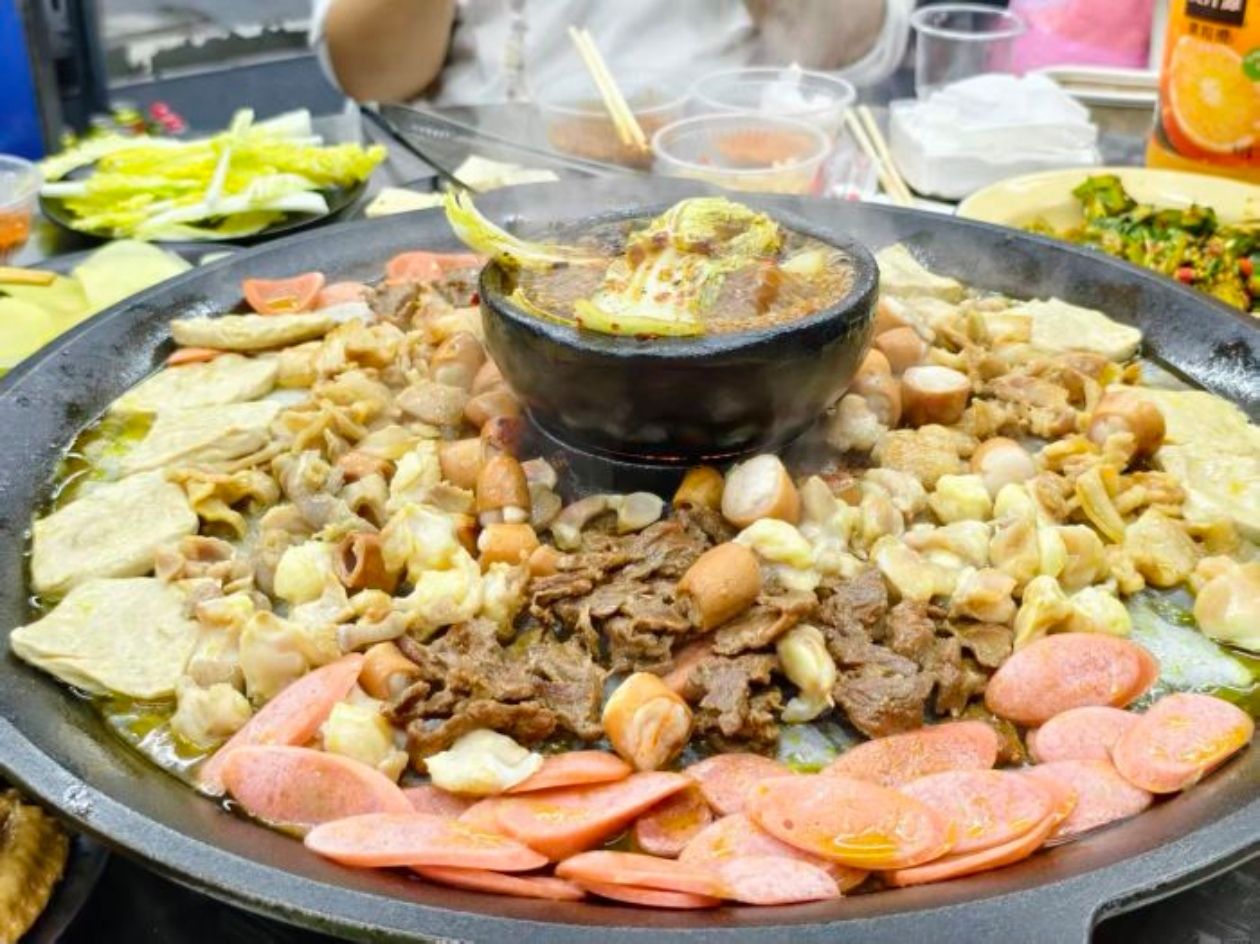 洪火火贵州烙锅地摊小火锅