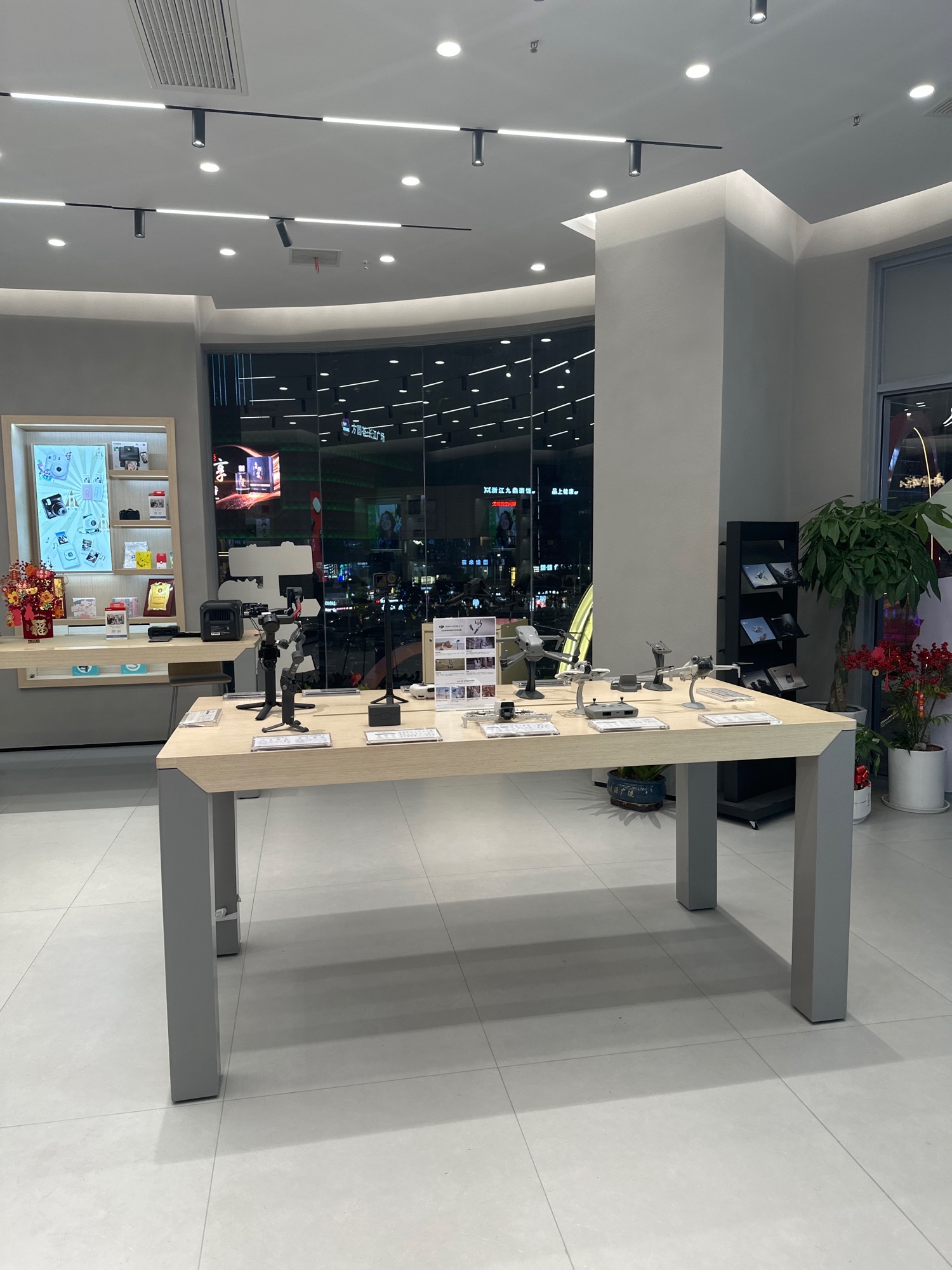 DJI大疆灵眸数码(三峡环球港店)