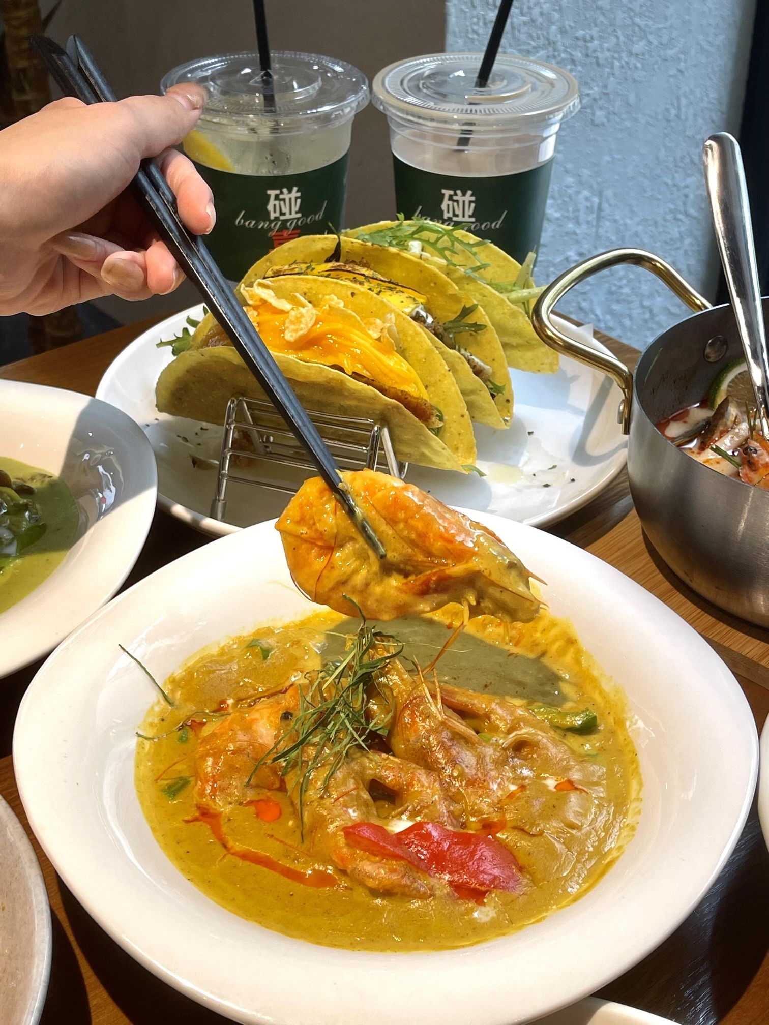 碰喜港泰融合餐厅